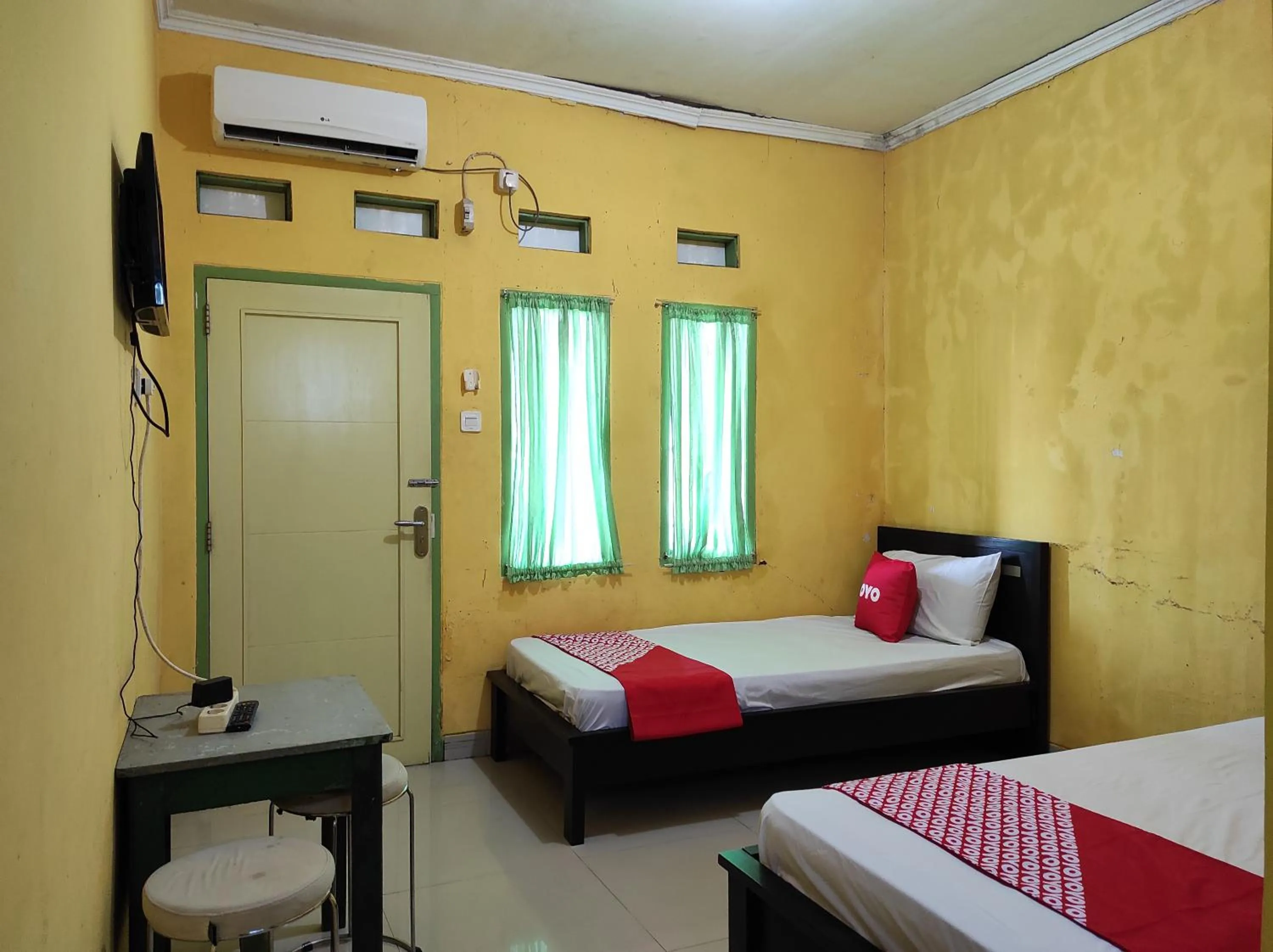 Bedroom, Bed in OYO 90333 Wisma Tenang Jaya Syariah