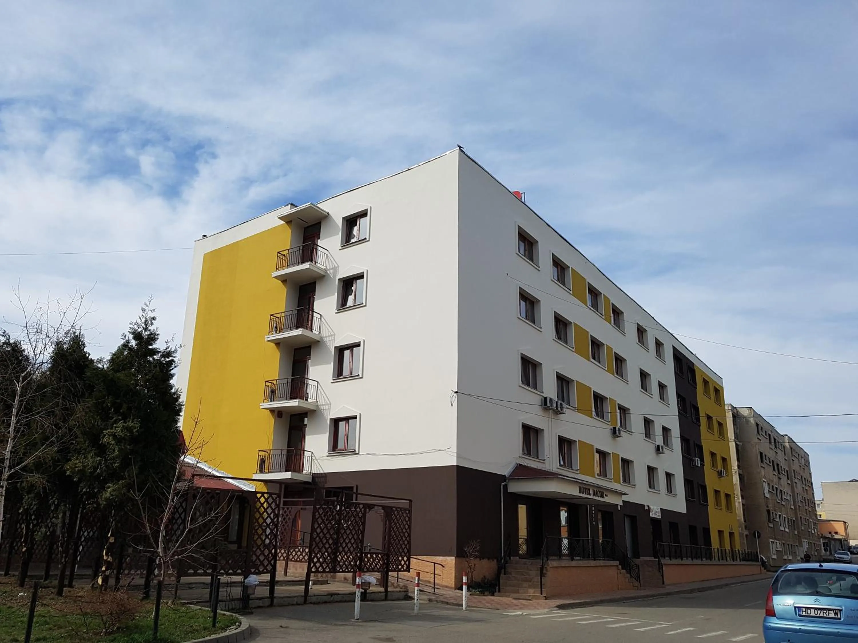 Property building in Hotel Dacor