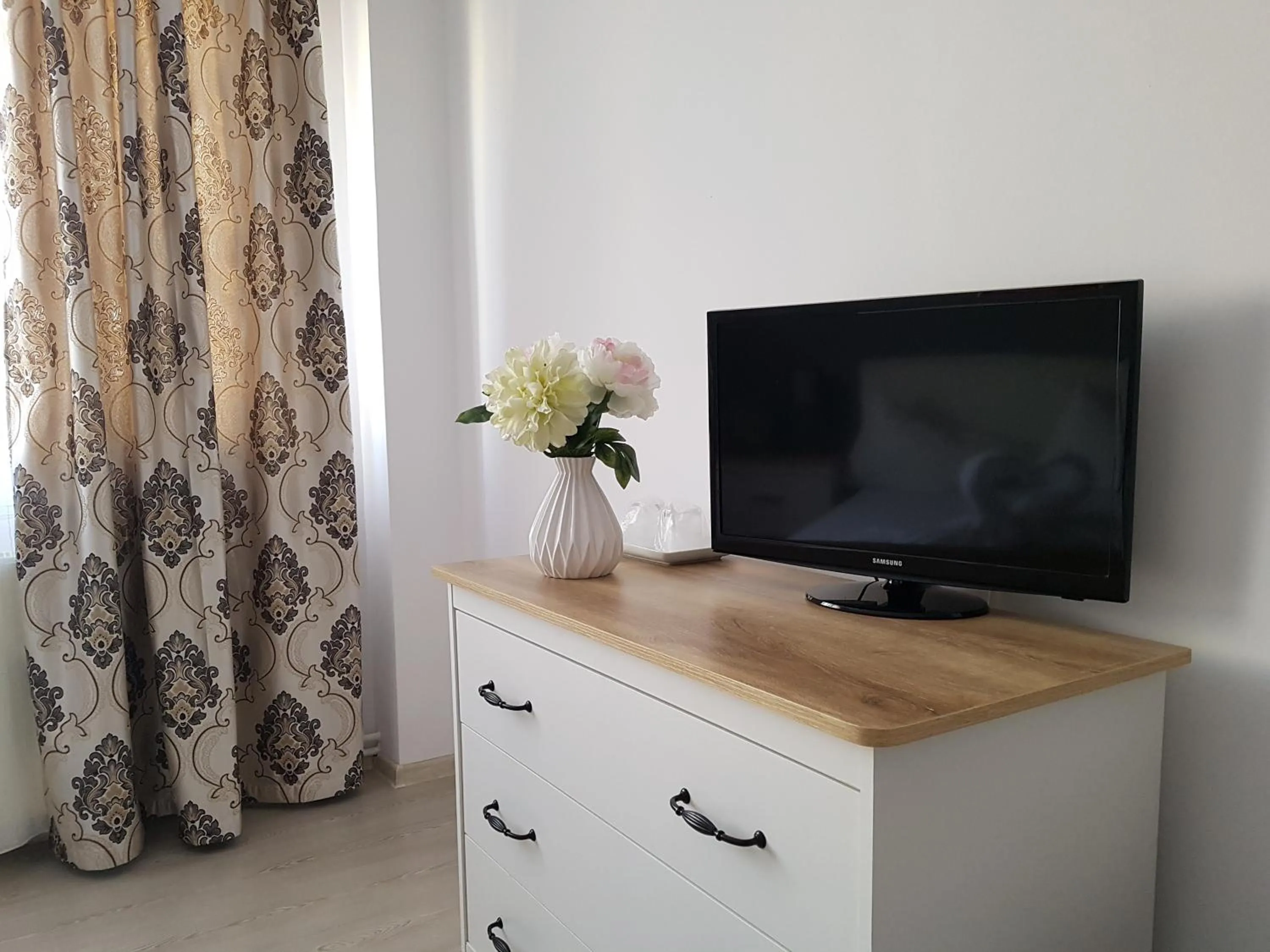 Photo of the whole room in Hotel Dacor