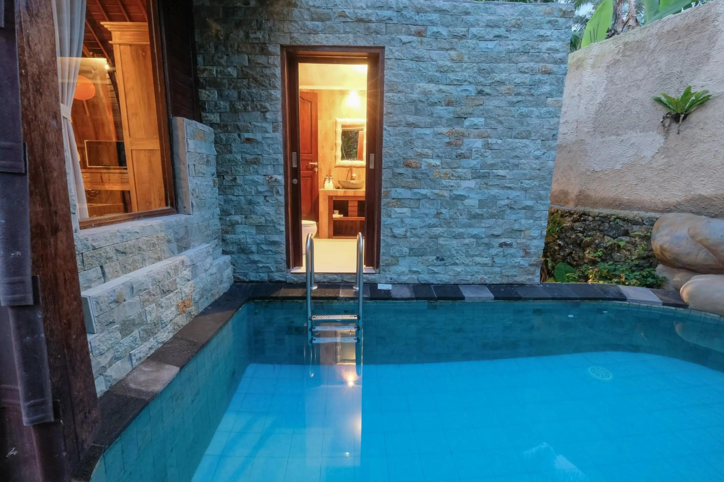 Swimming pool in Pondok Sebatu Villa
