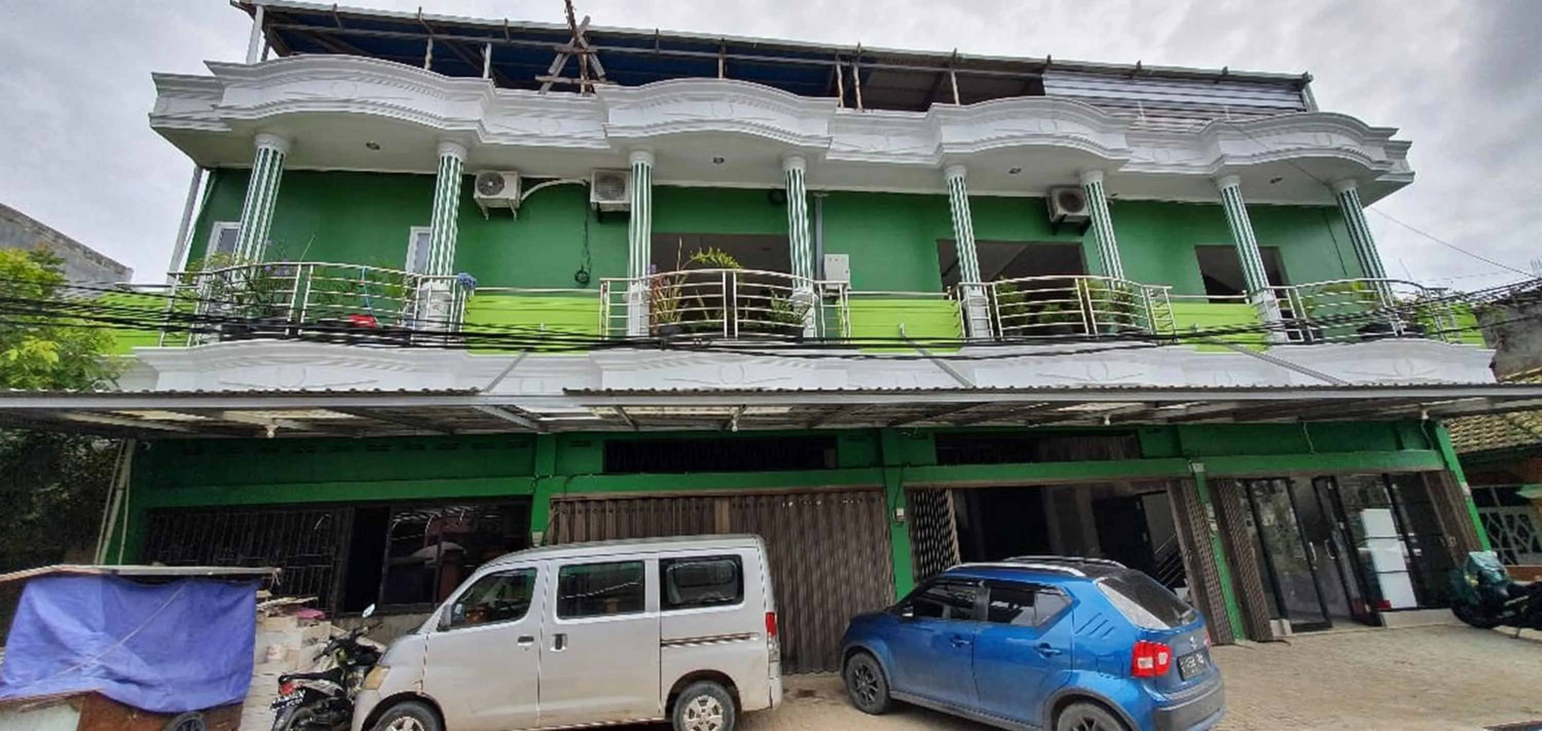 Property building in RedDoorz Plus near Siloam Hospital Balikpapan