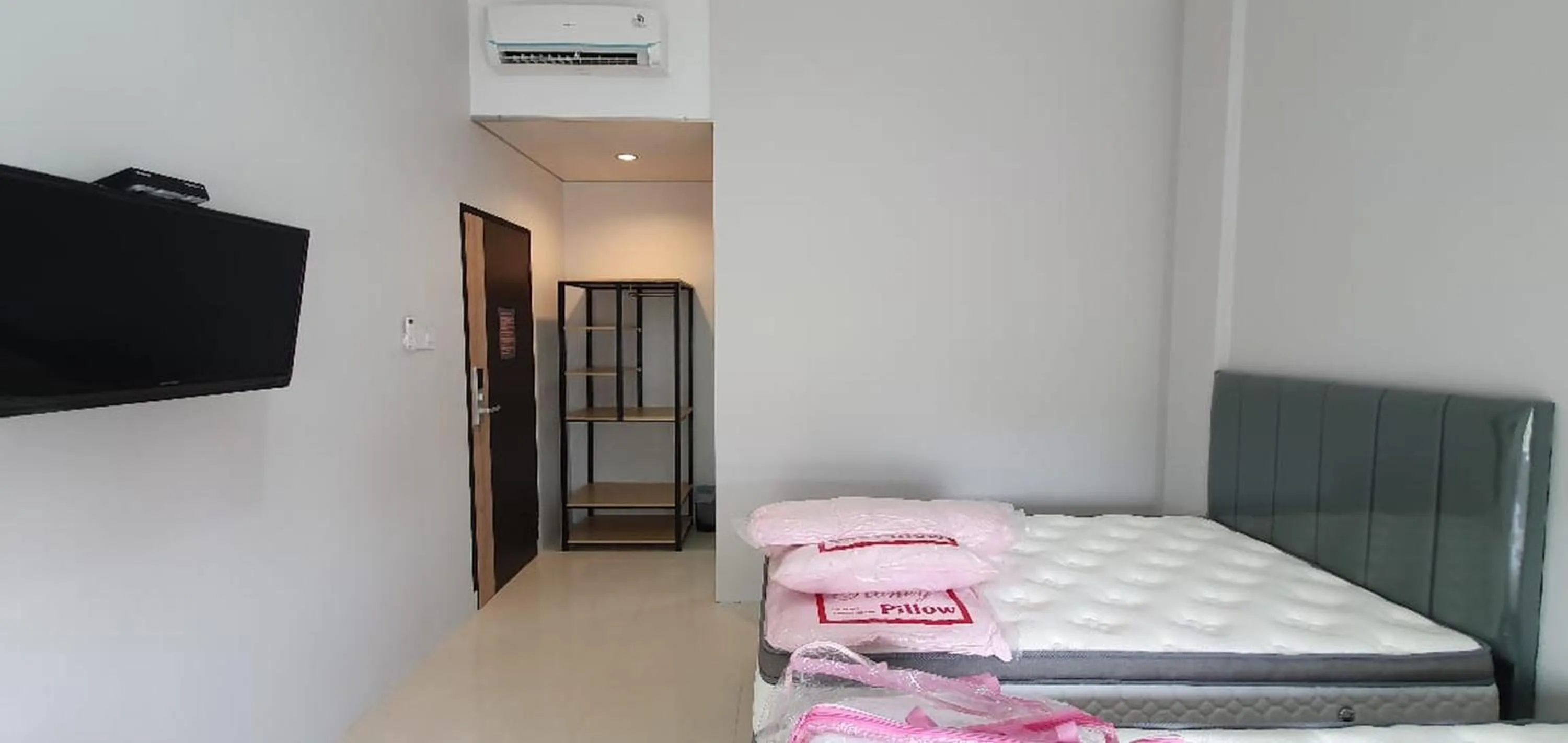Bed in RedDoorz Plus near Siloam Hospital Balikpapan