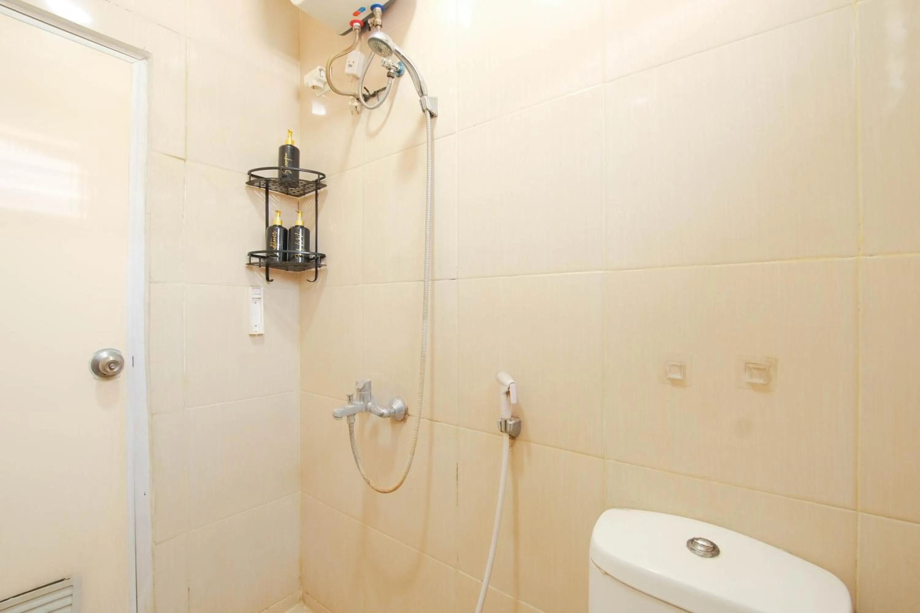 Toilet in Le Paris Syariah Residence