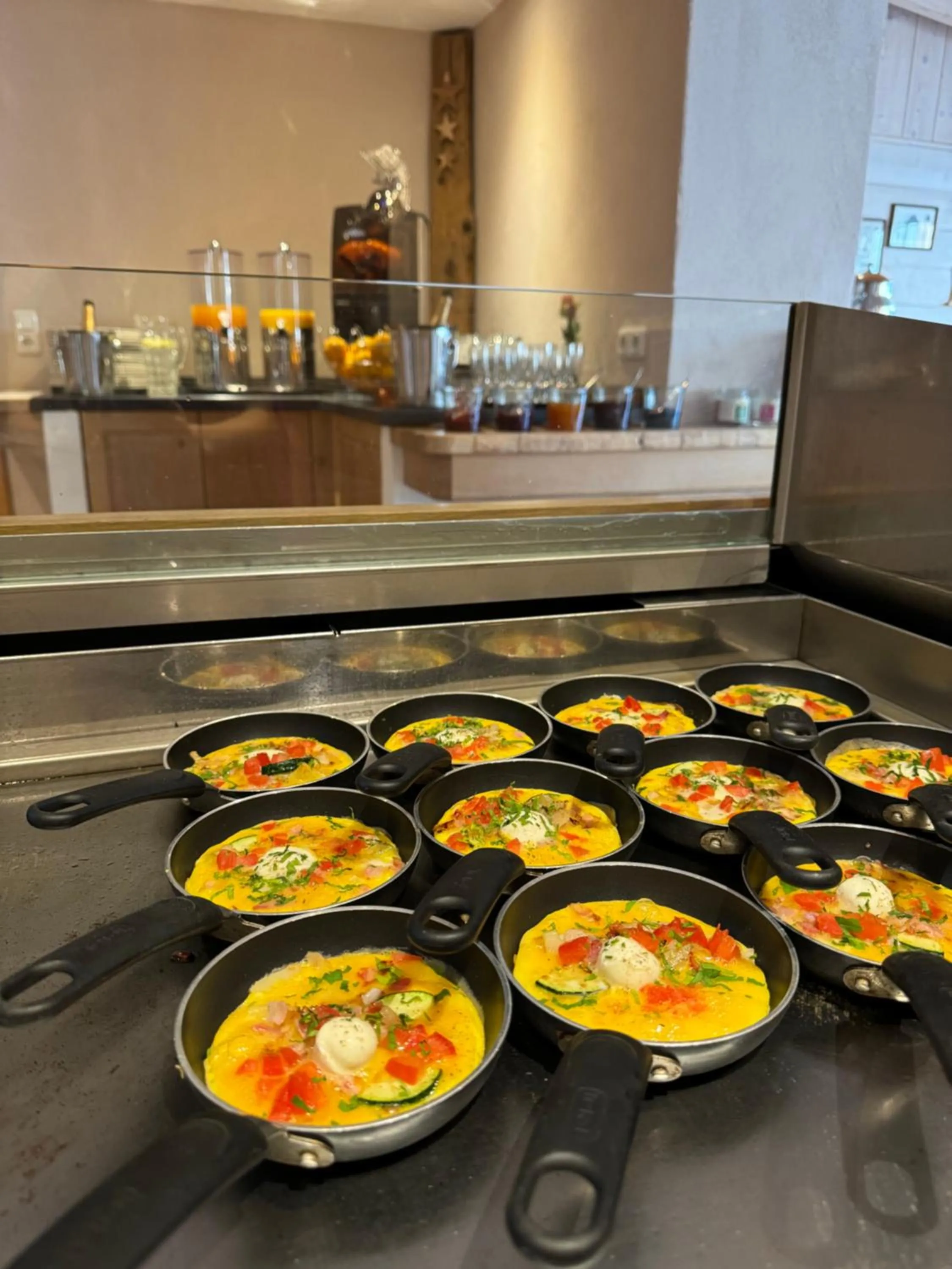 Breakfast in Pension Schweizerhaus Garni