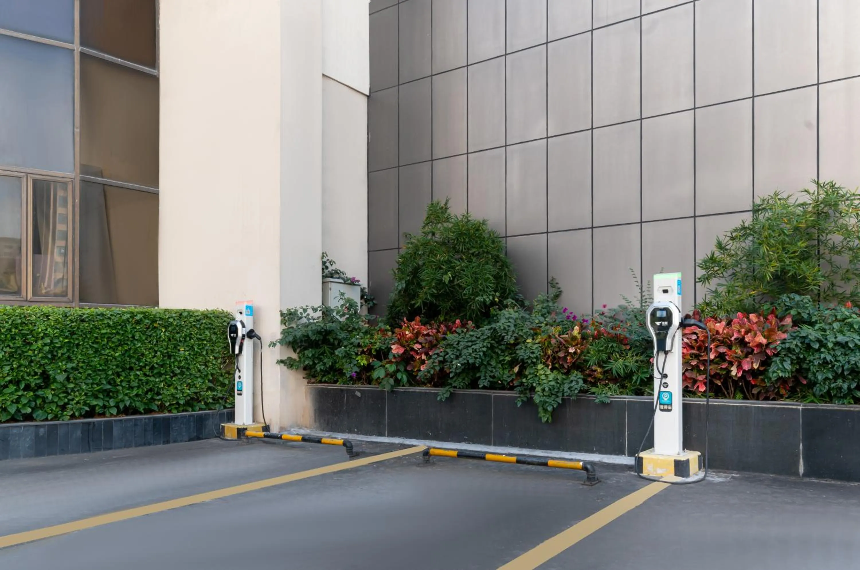 Property building in Holiday Inn Express Xiamen LuShan