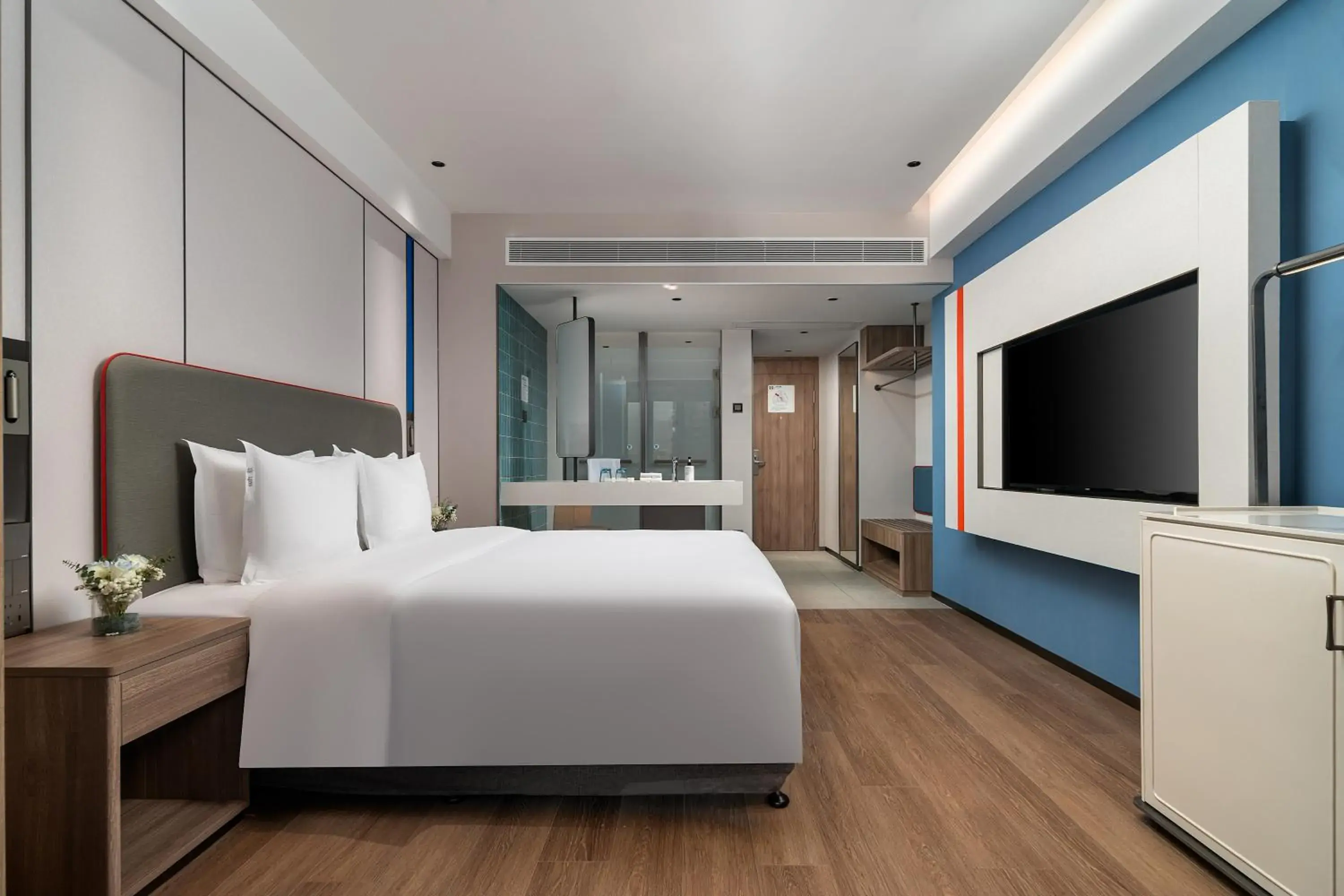 Standard King Room with City View in Holiday Inn Express Xiamen Lushan -Shopping Center by IHG Standard King Room with City View in Holiday Inn Express Xiamen Lushan -Shopping Center by IHG