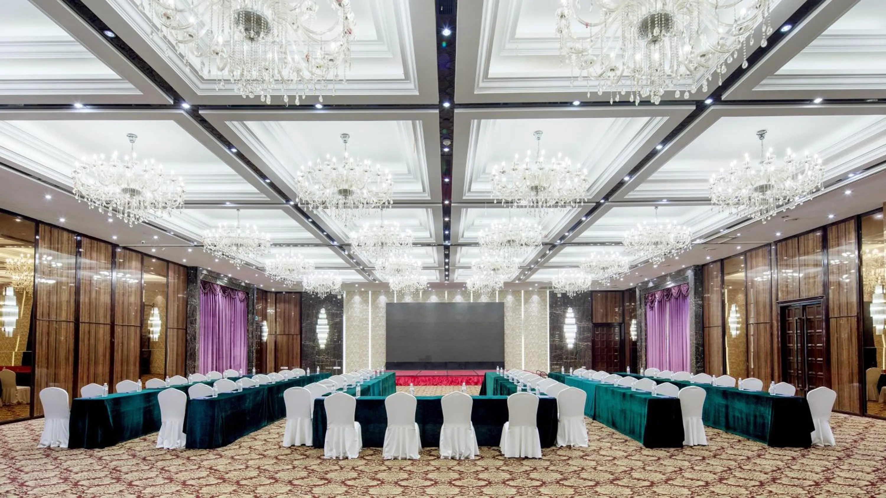 Meeting/conference room in Holiday Inn Express Xiamen LuShan