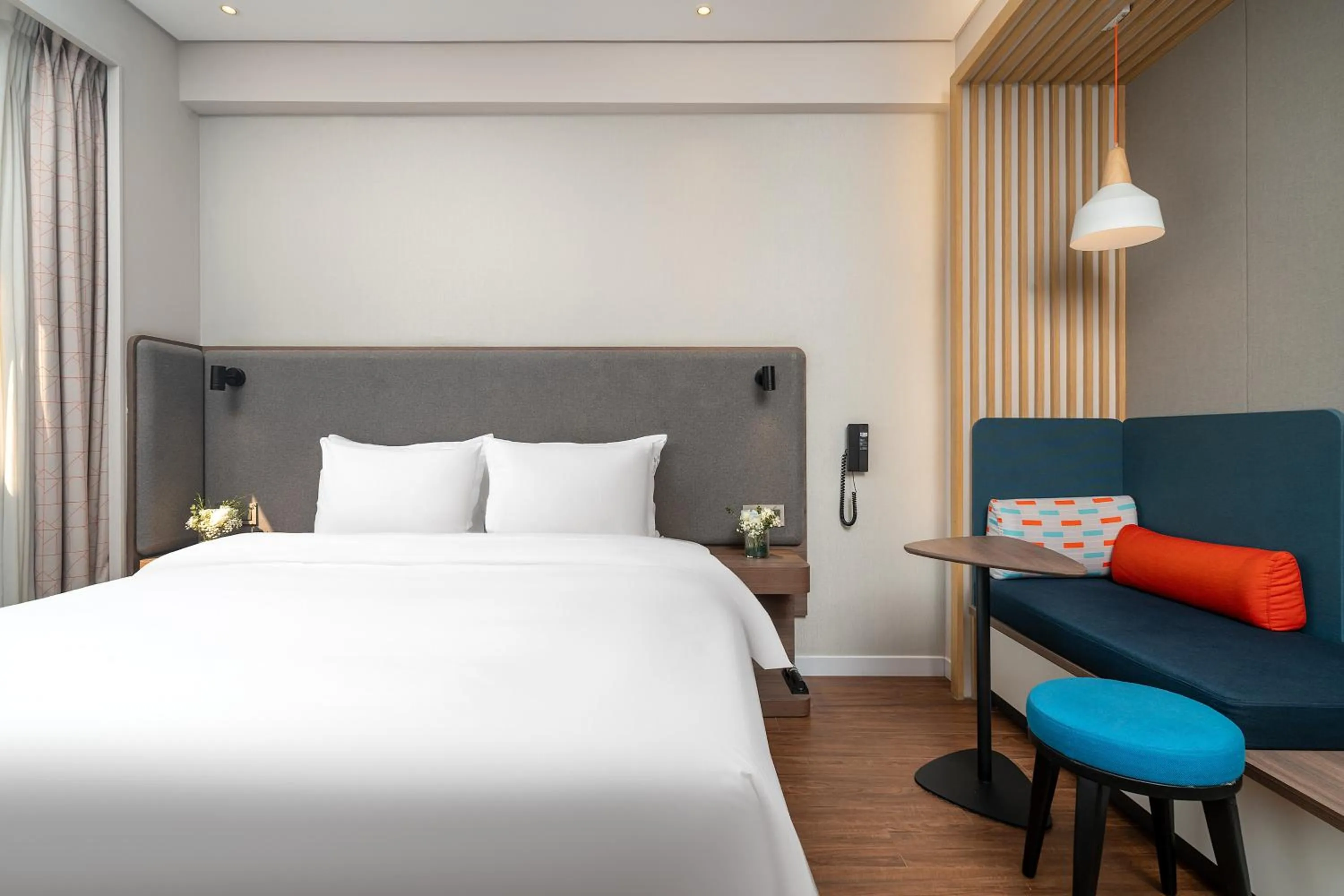 Photo of the whole room, Bed in Holiday Inn Express Xiamen LuShan