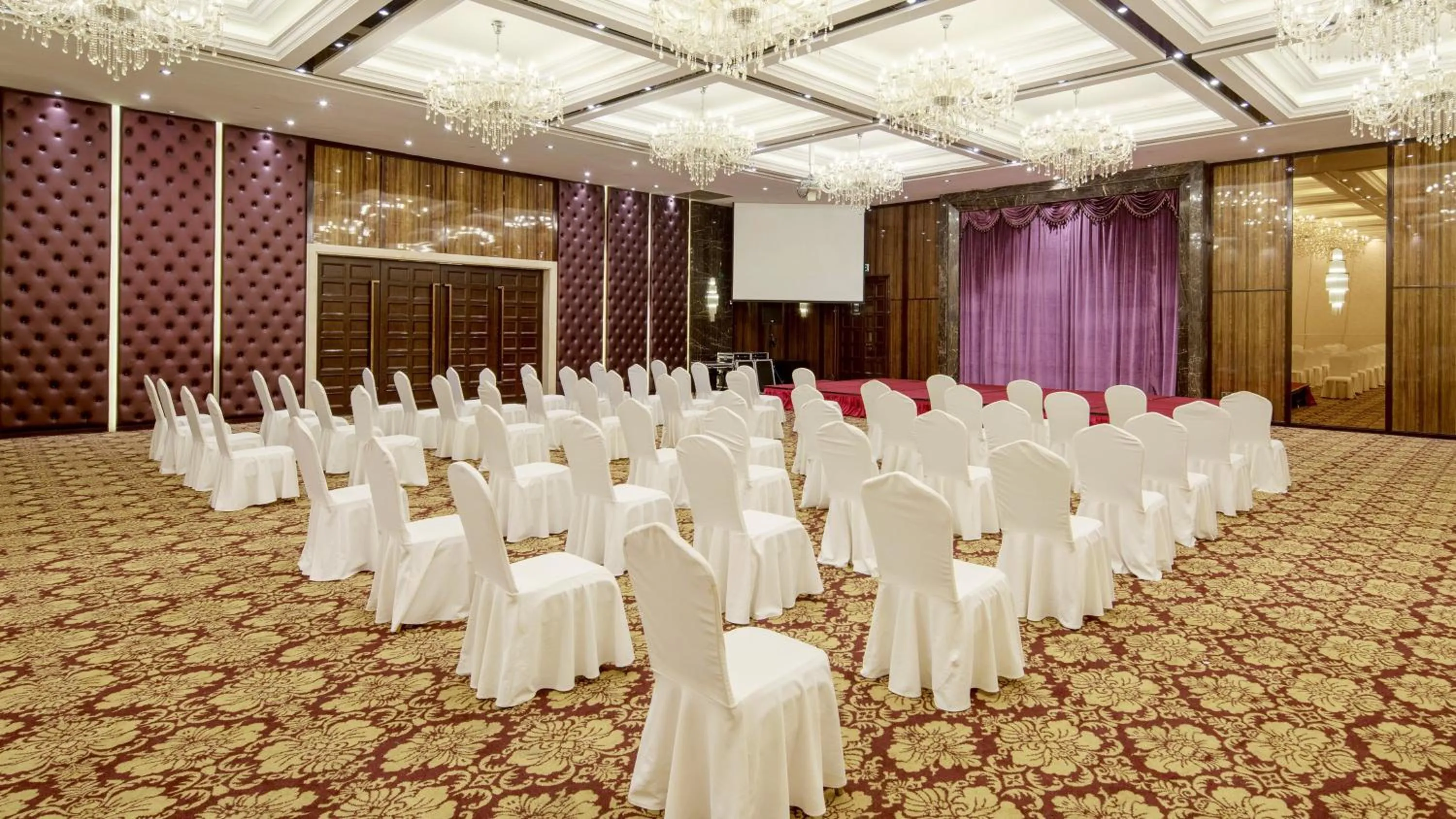 Meeting/conference room in Holiday Inn Express Xiamen LuShan
