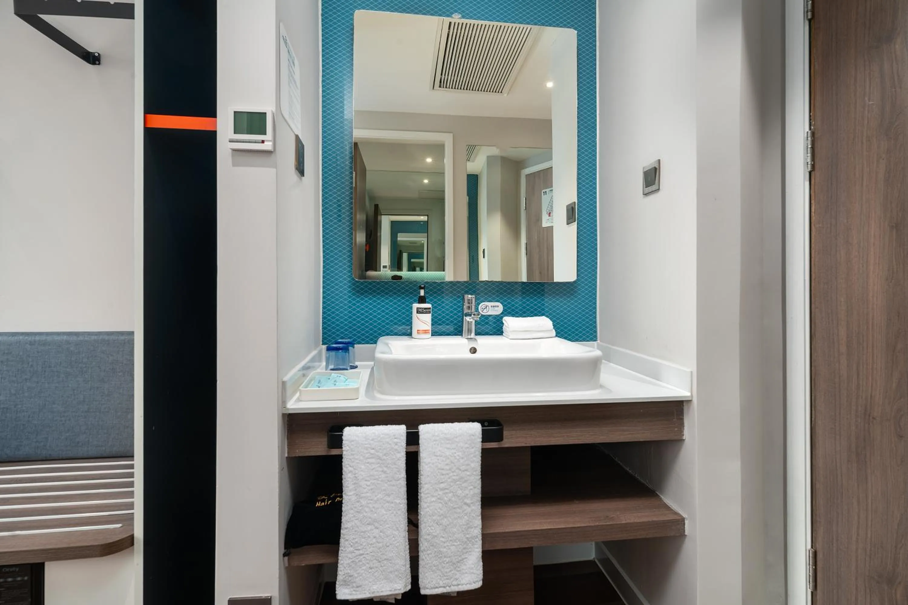 Bathroom in Holiday Inn Express Xiamen LuShan