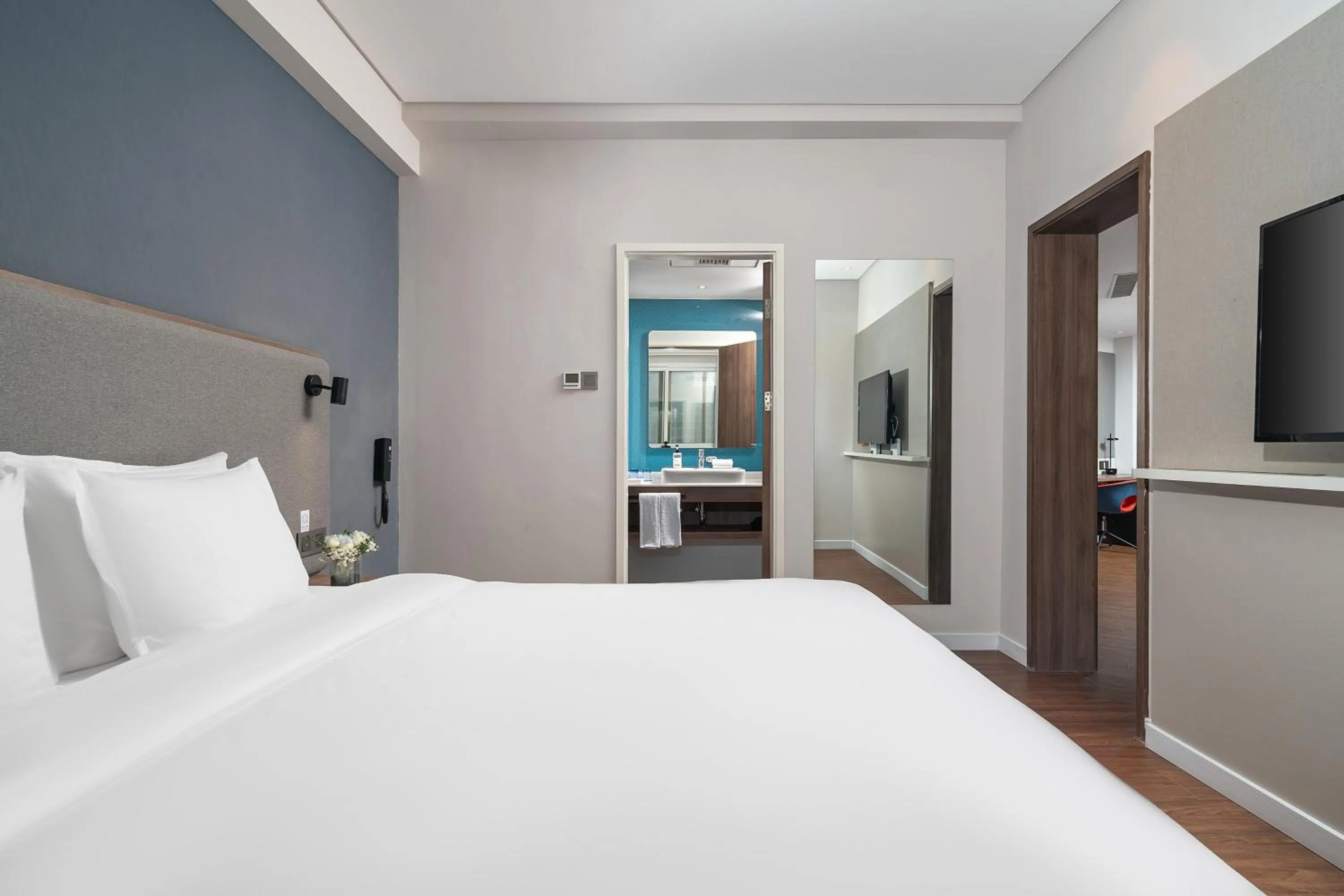 Photo of the whole room, Bed in Holiday Inn Express Xiamen LuShan