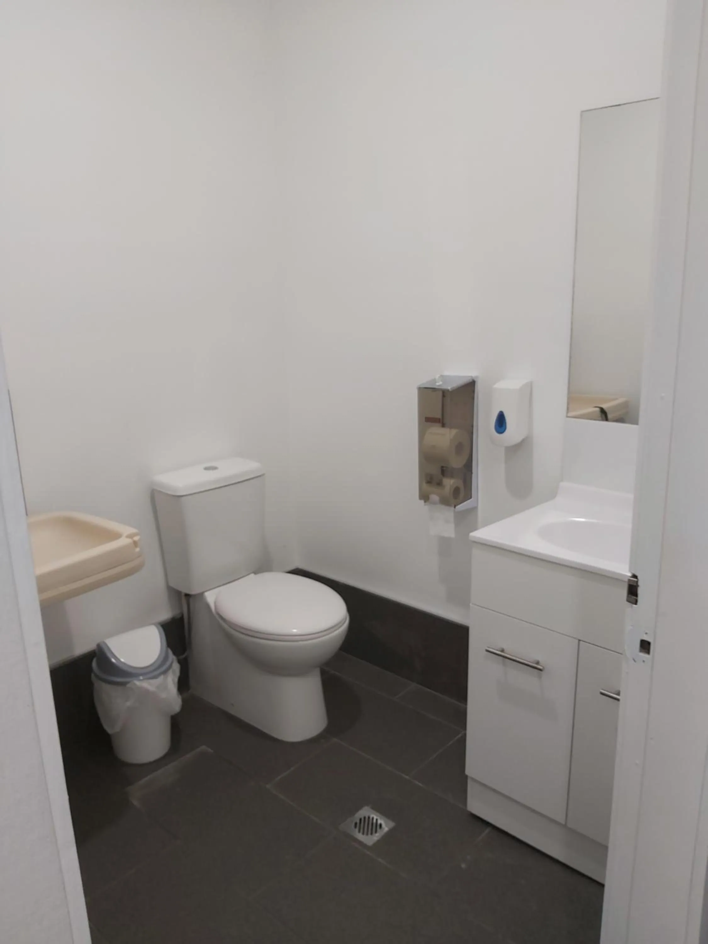 Swimming pool in Eden Motel