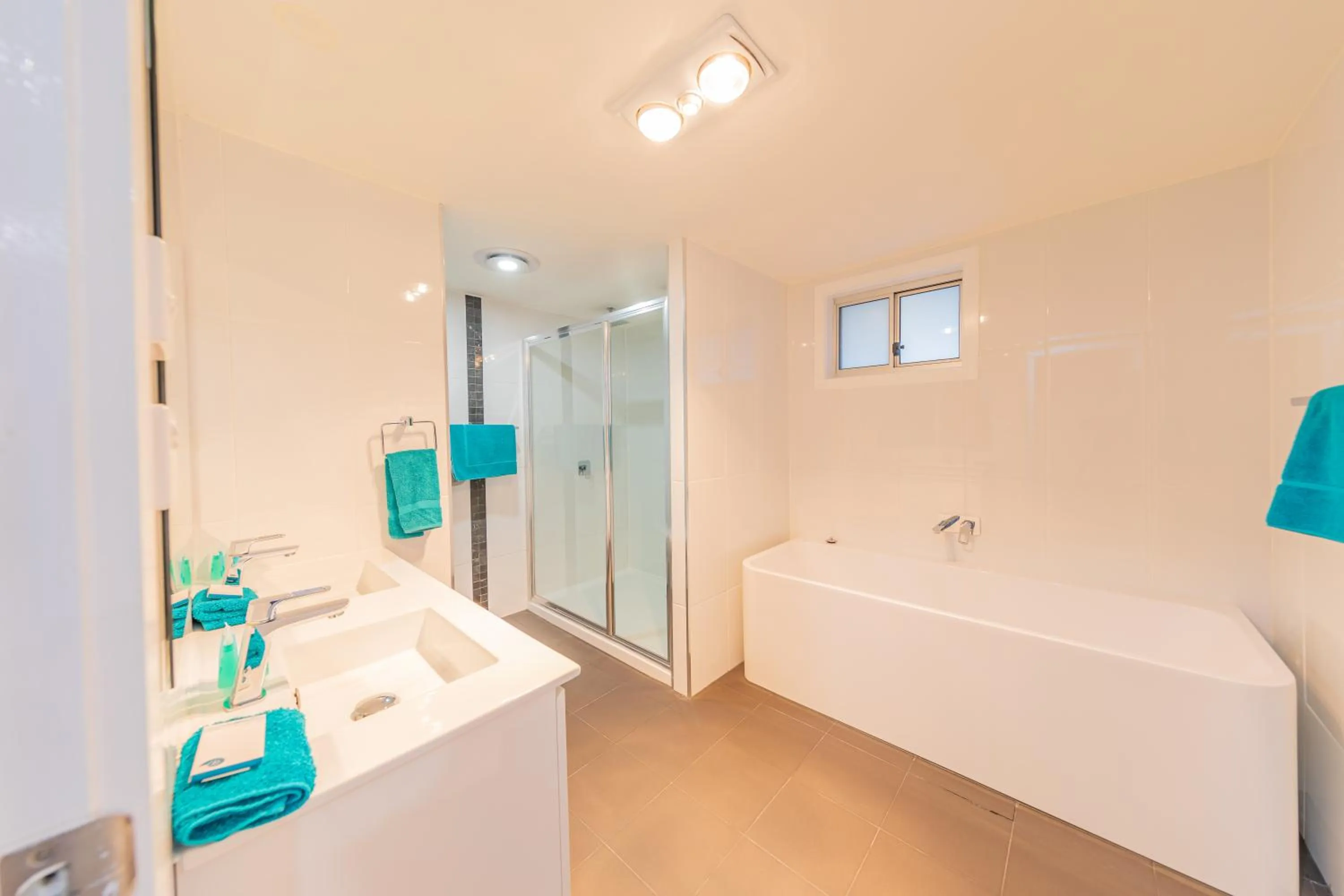 Shower in Eden Motel