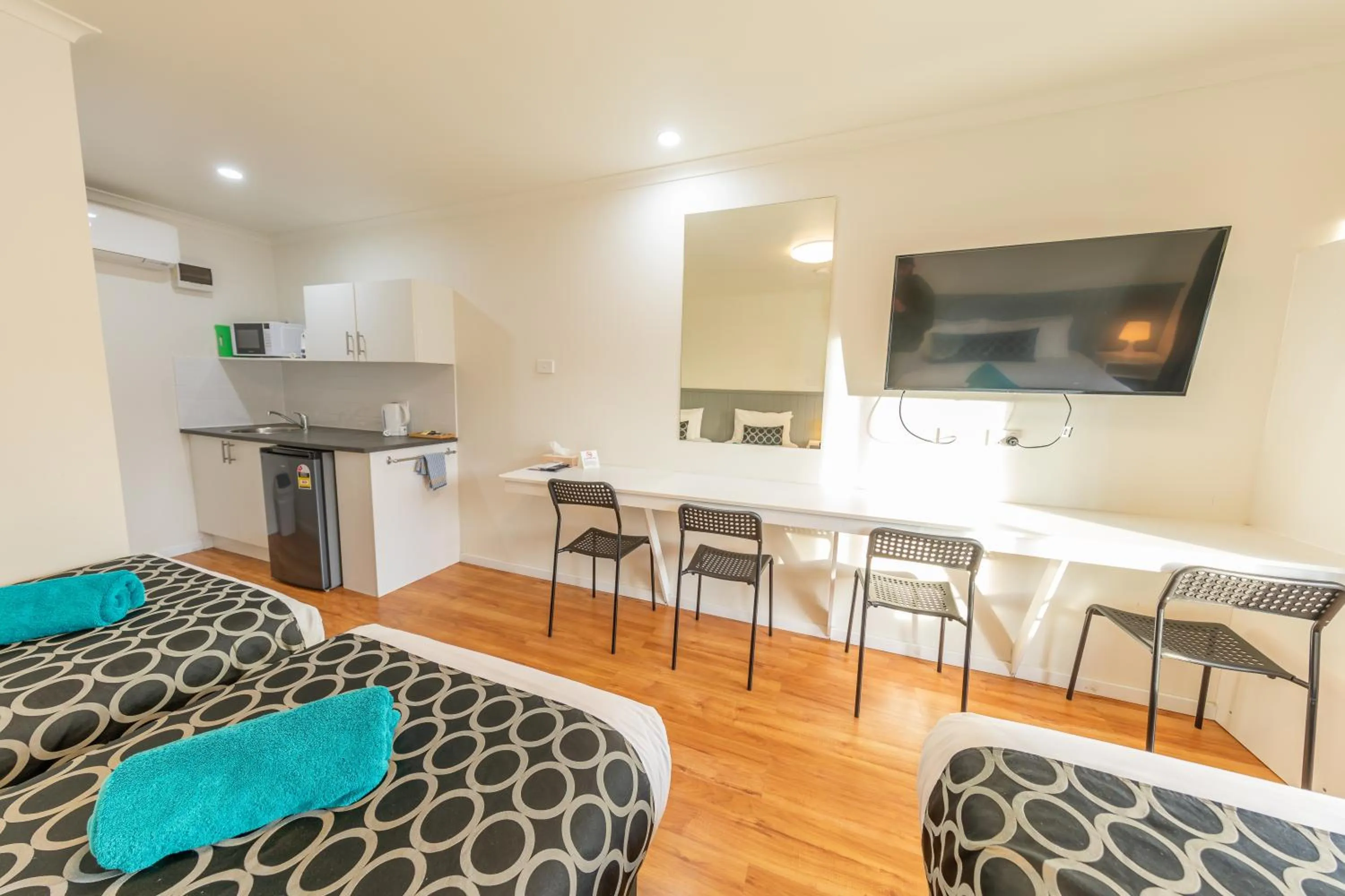 Living room in Eden Motel