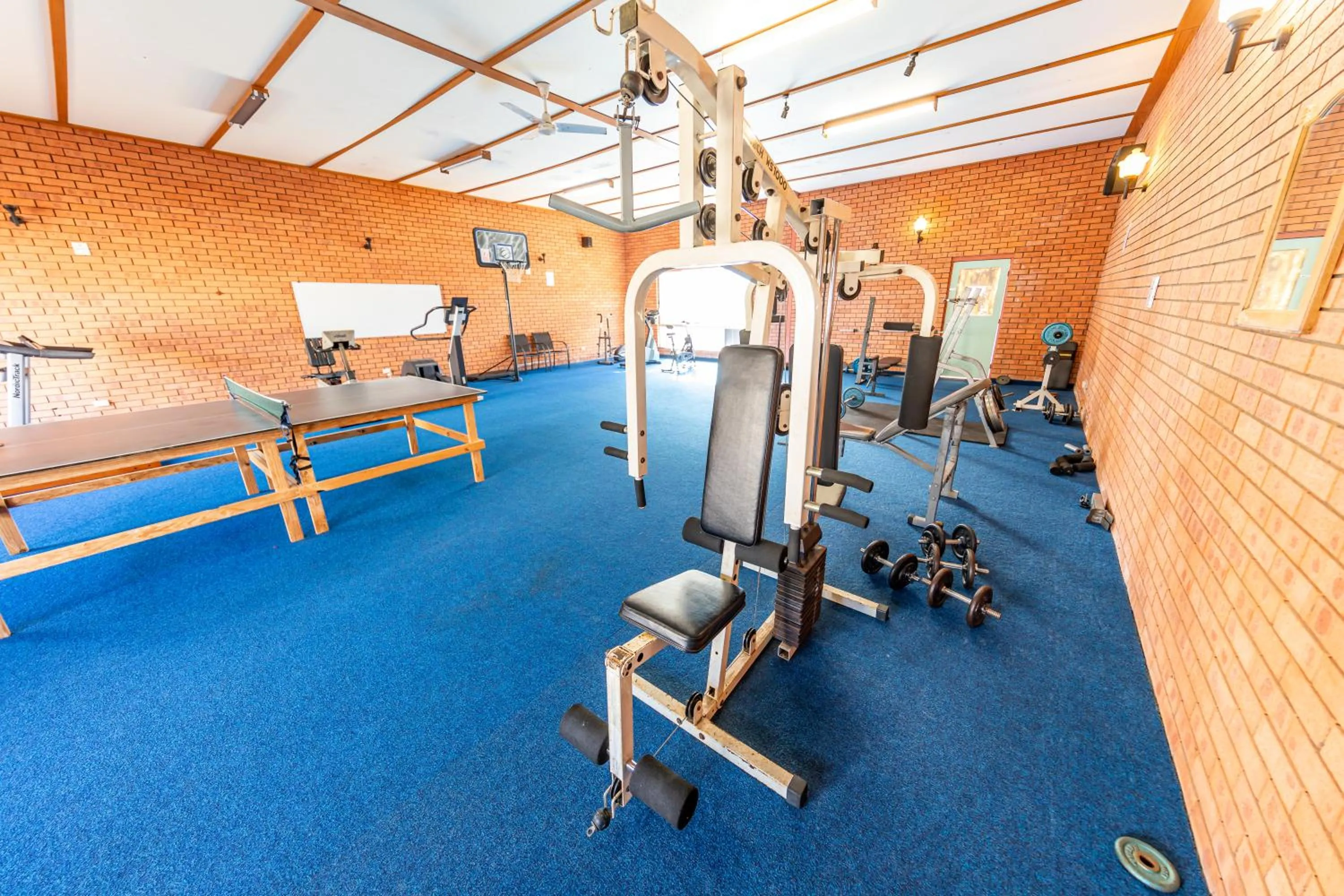 Table tennis in Eden Motel