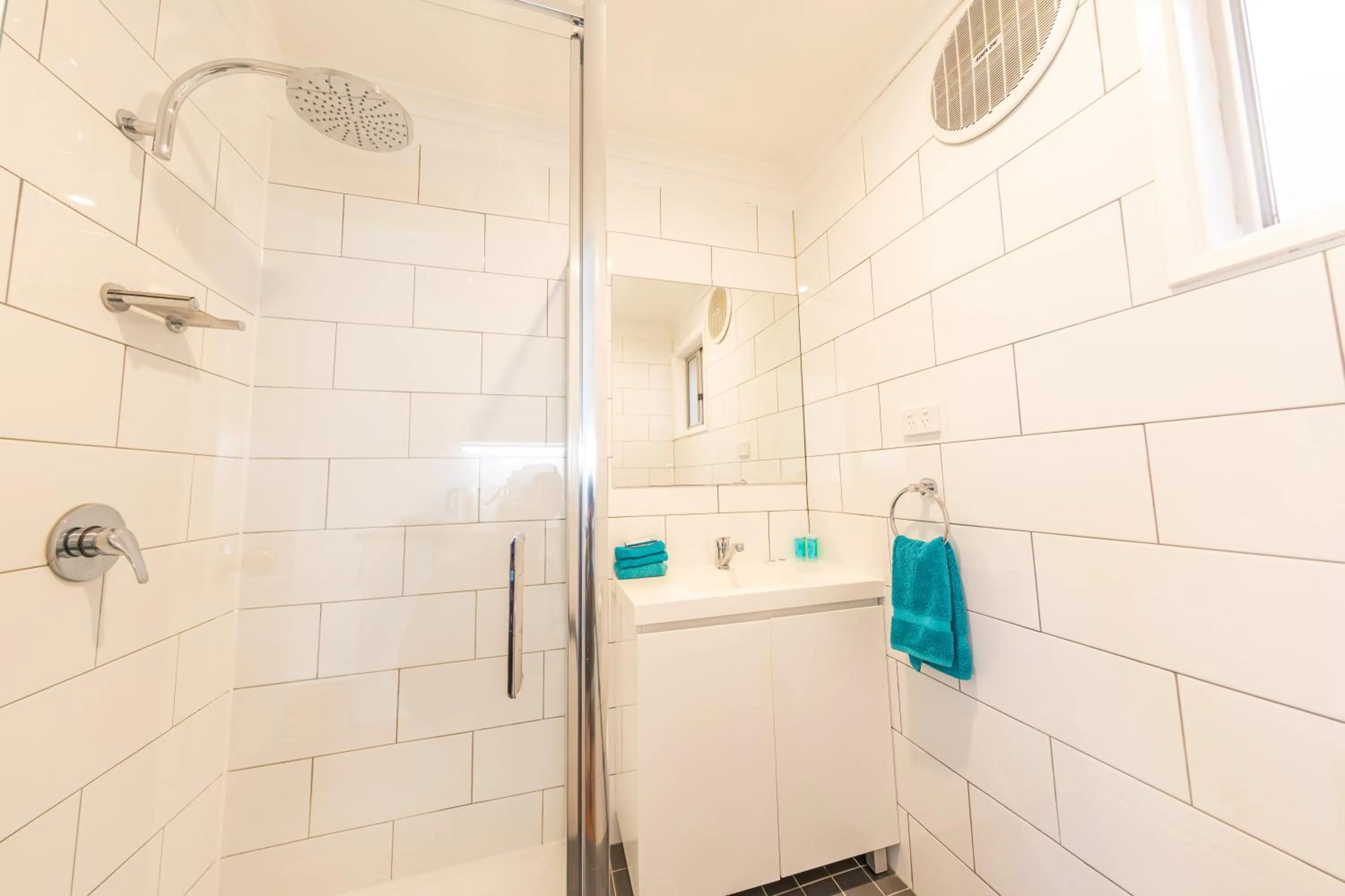 Bathroom in Eden Motel