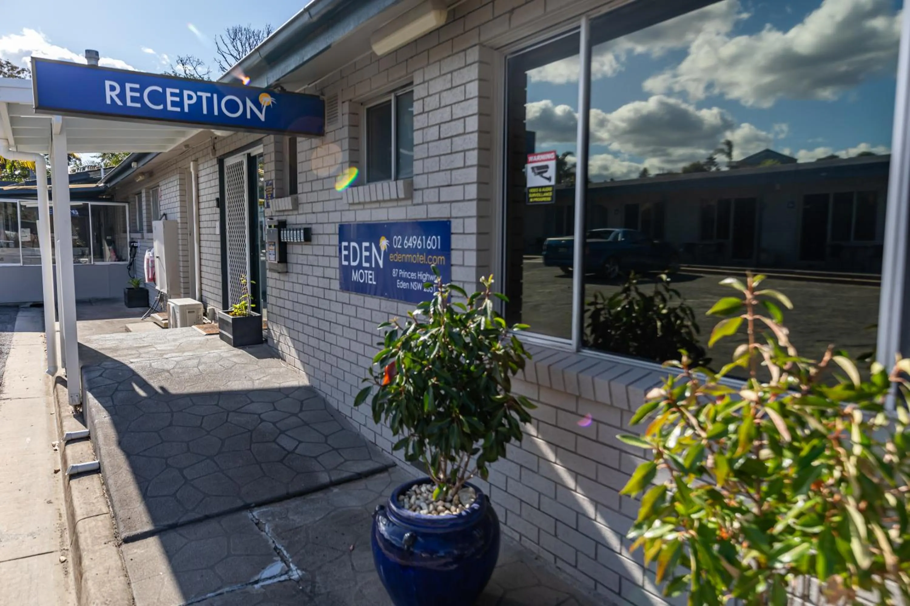 Lobby or reception in Eden Motel