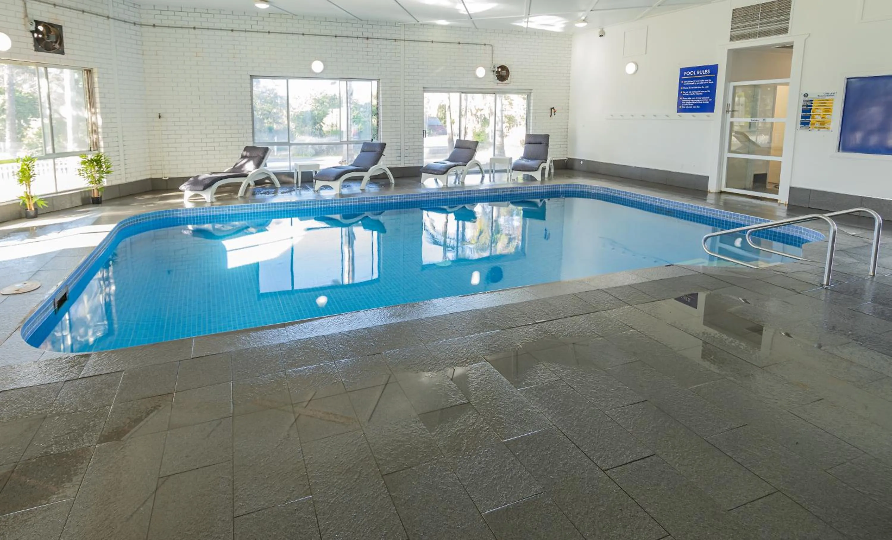 Pool view in Eden Motel