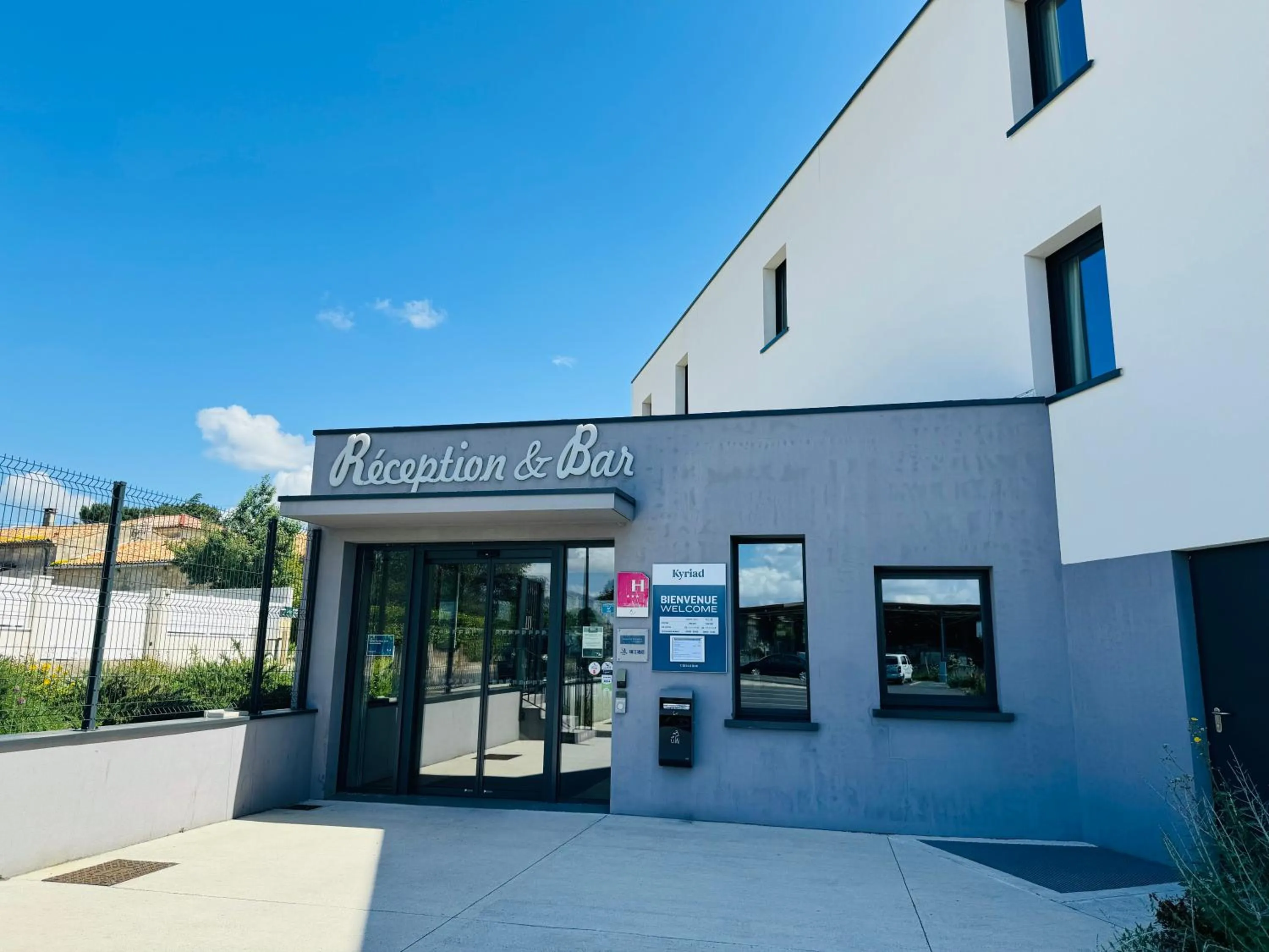 Property building in Kyriad Bordeaux Nord Sainte Eulalie