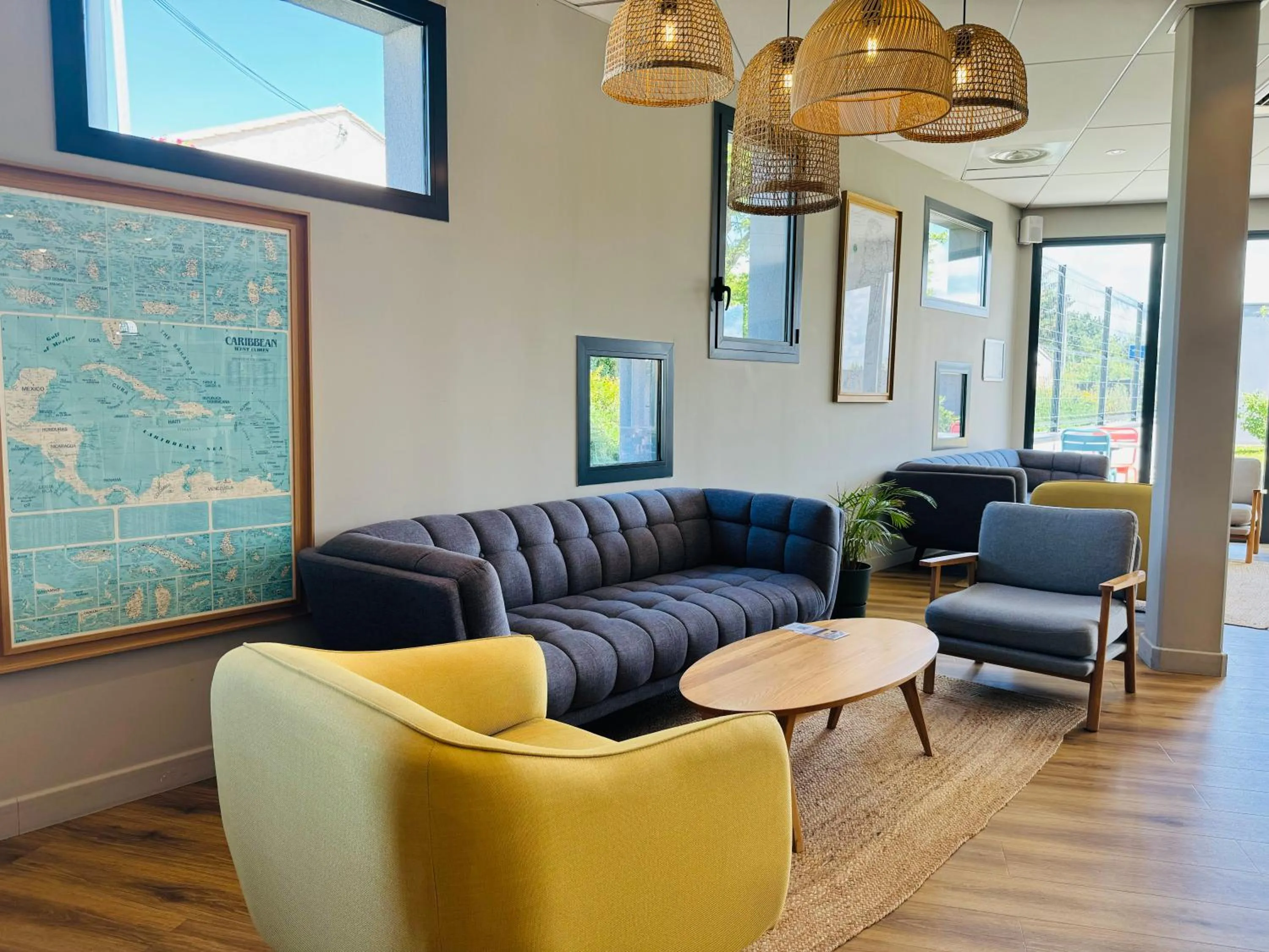 Lobby or reception in Kyriad Bordeaux Nord Sainte Eulalie