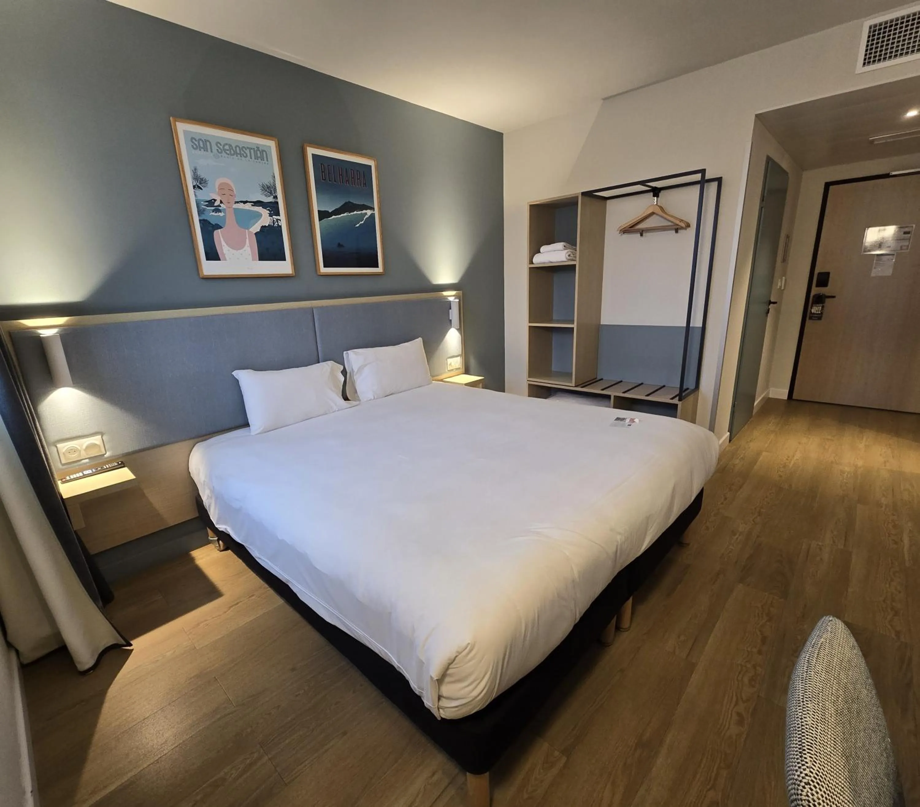 Bed in Kyriad Bordeaux Nord Sainte Eulalie