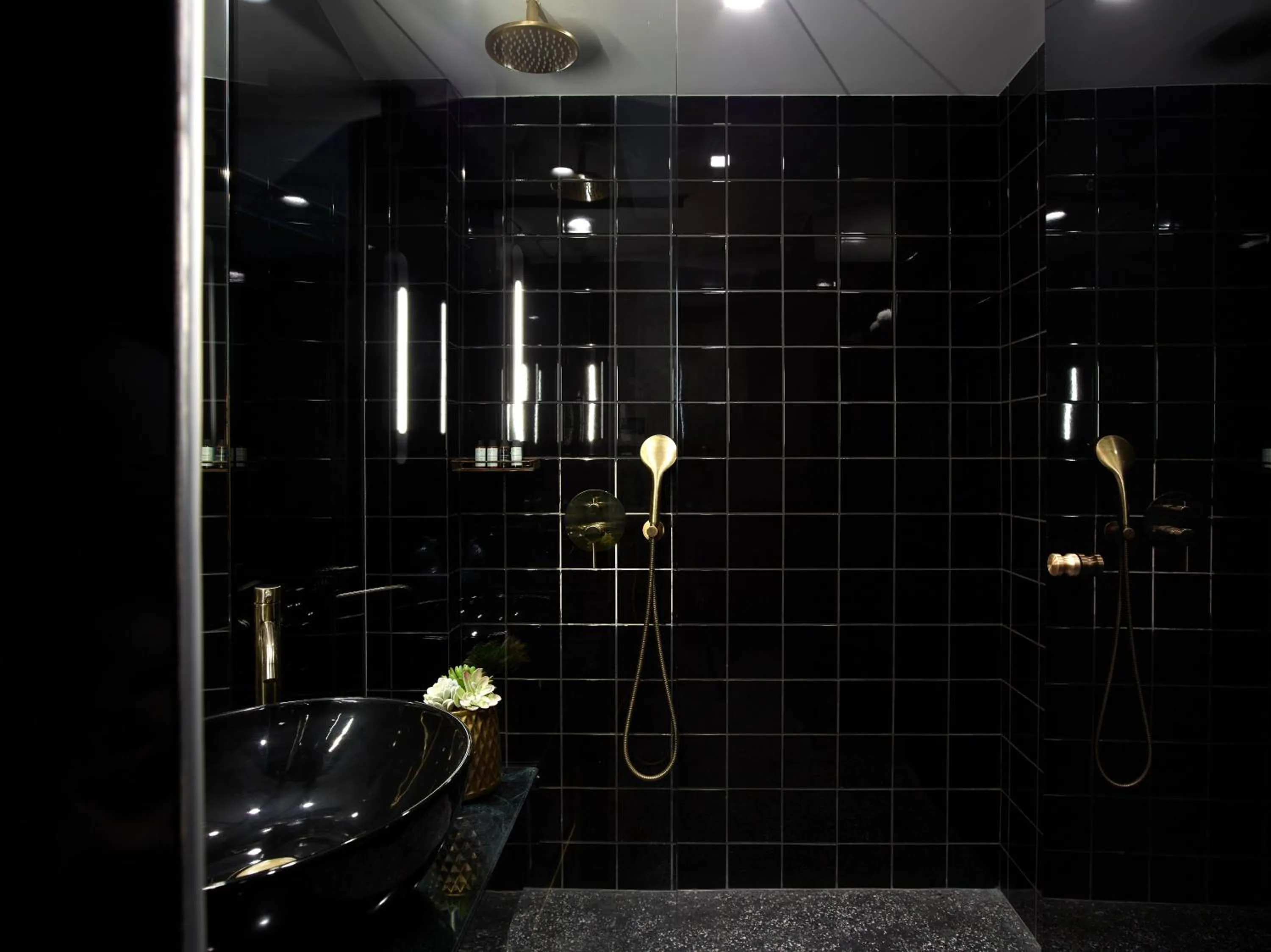 Bathroom in Skylark, Aluma Hotels & Resorts