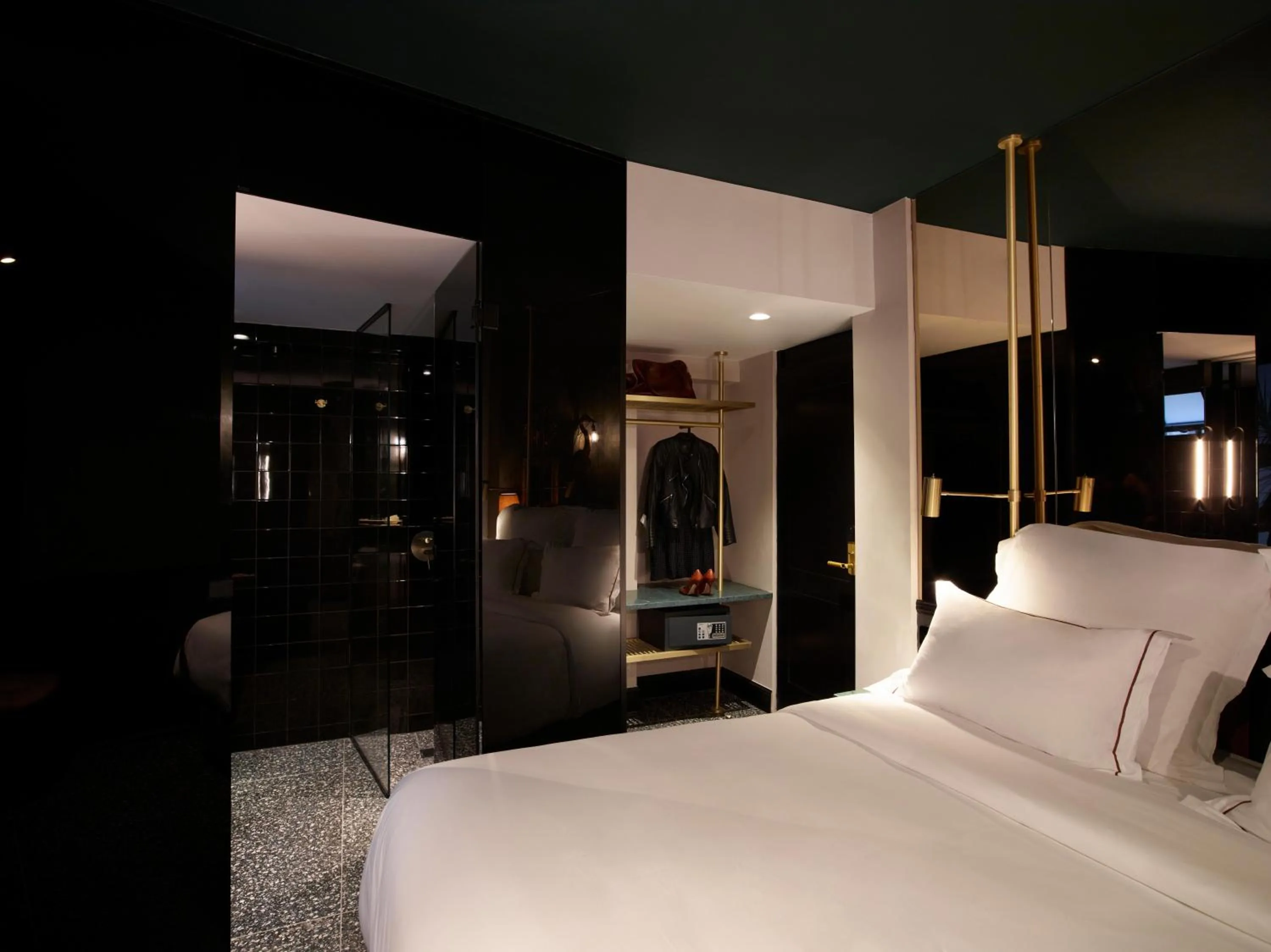 Photo of the whole room, Bed in Skylark, Aluma Hotels & Resorts