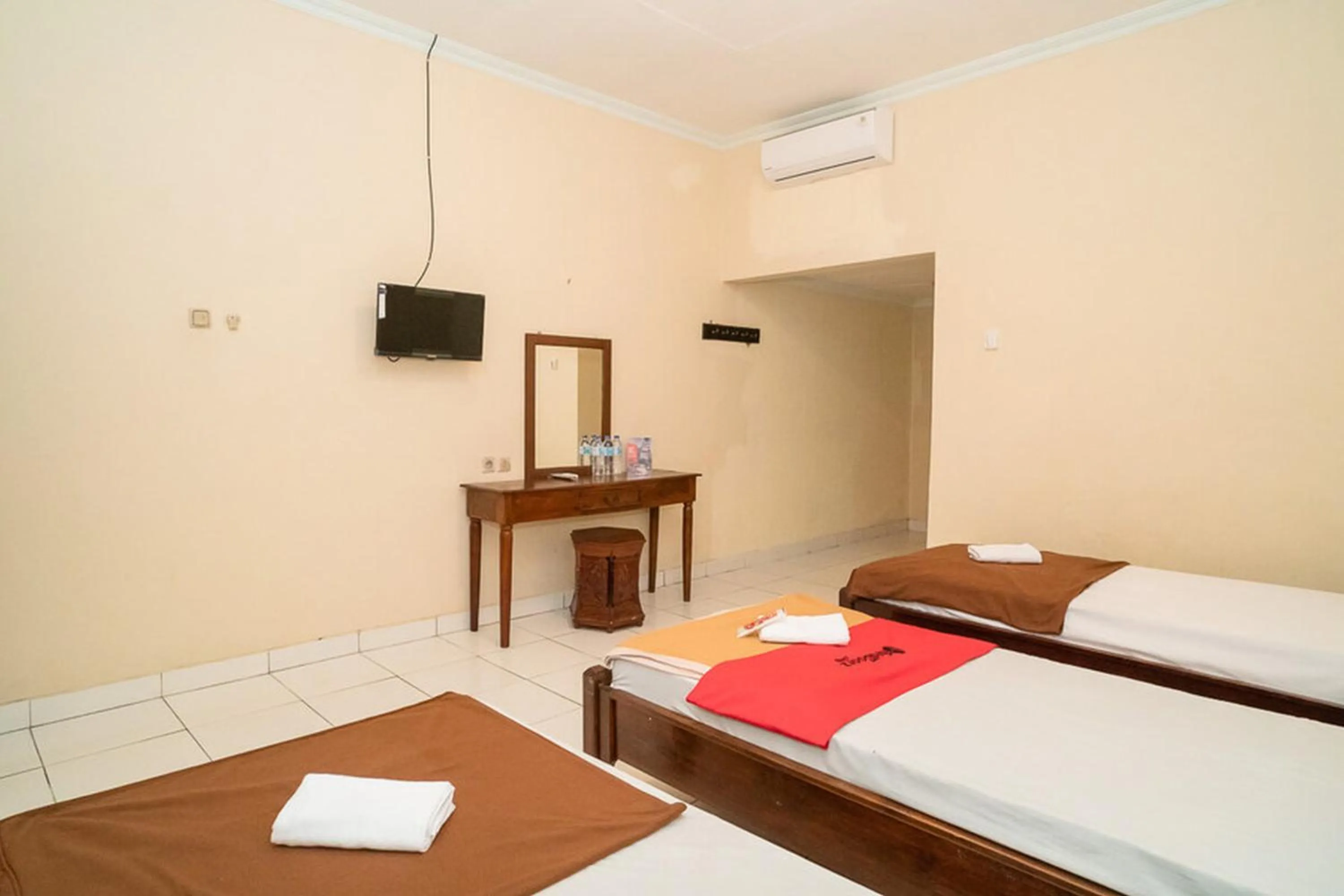 Bed in RedDoorz near Kampus 3 UTY Yogyakarta