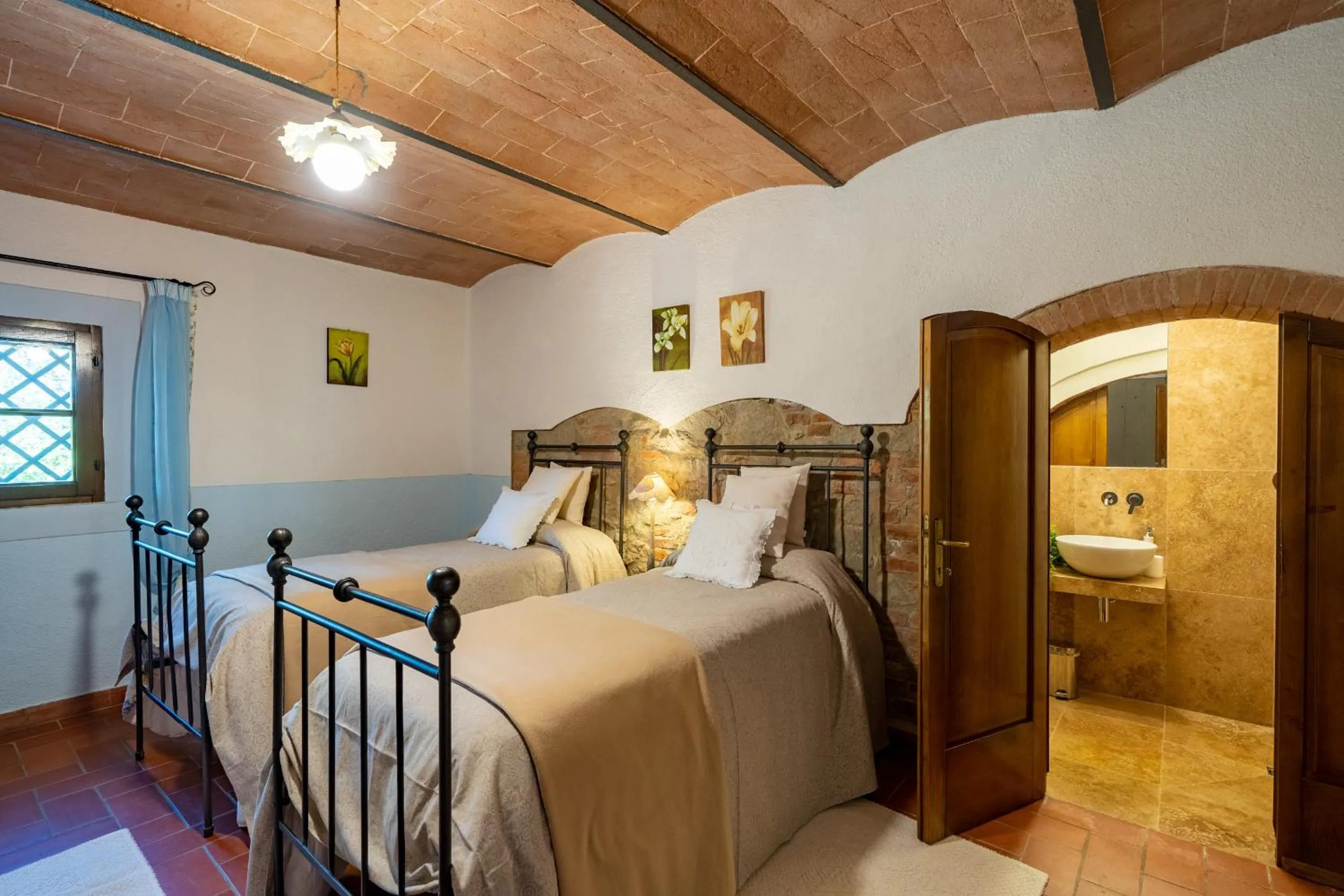 People, Bed in Agriturismo Canale