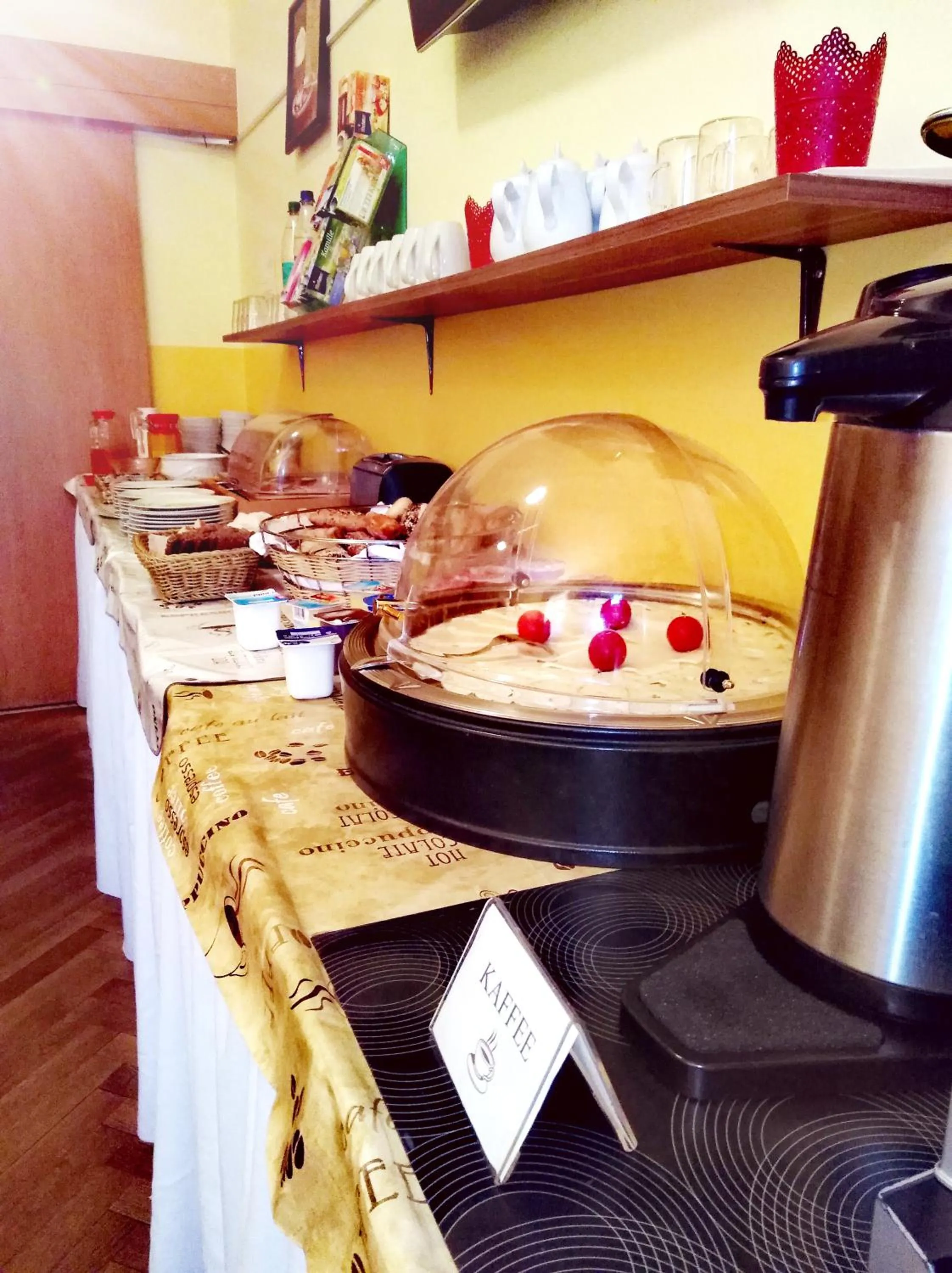 Buffet breakfast in Hotel Thüringer Hof