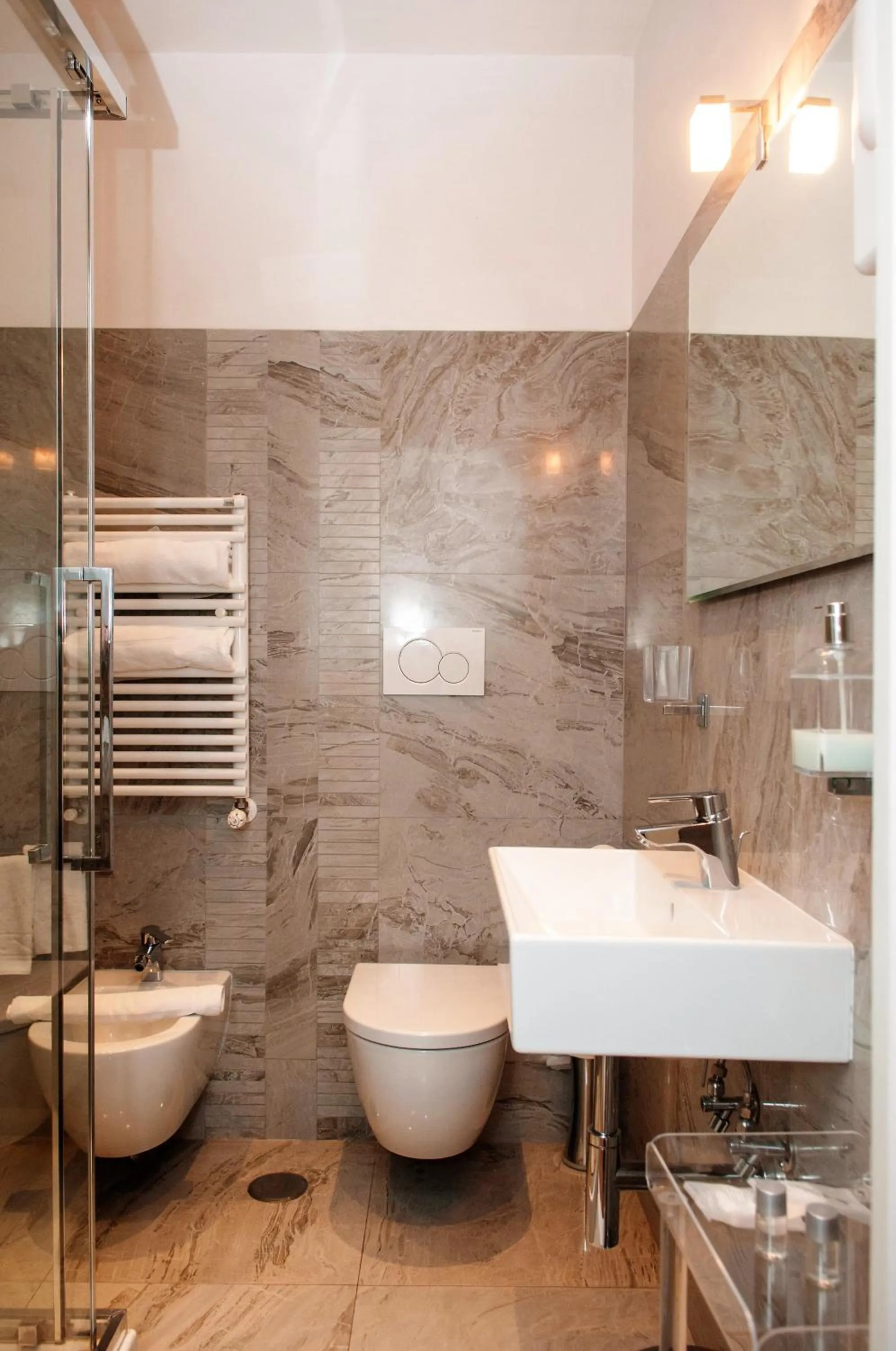 Bathroom in Tre R Colosseo