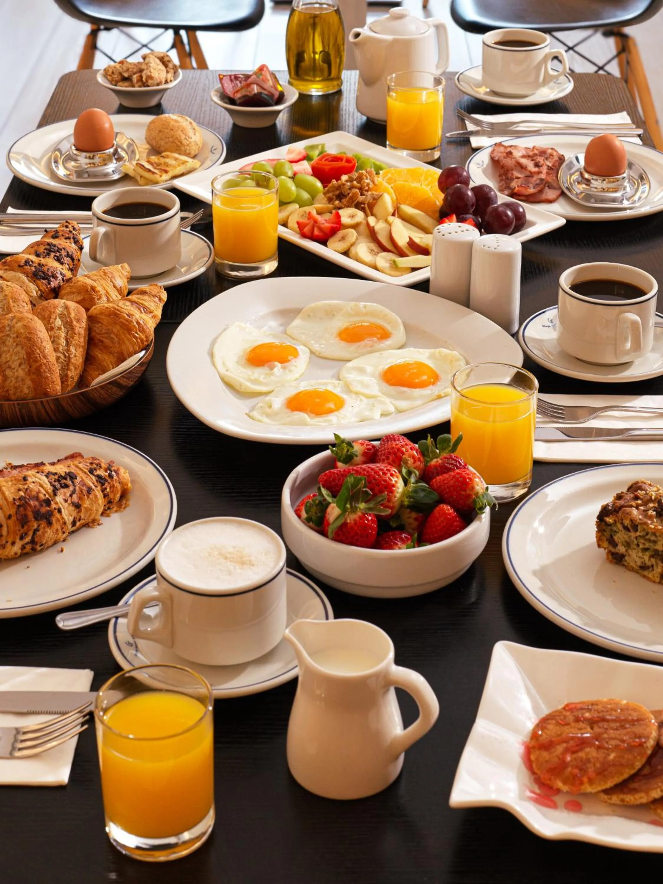 Restaurant/places to eat in TSANotel