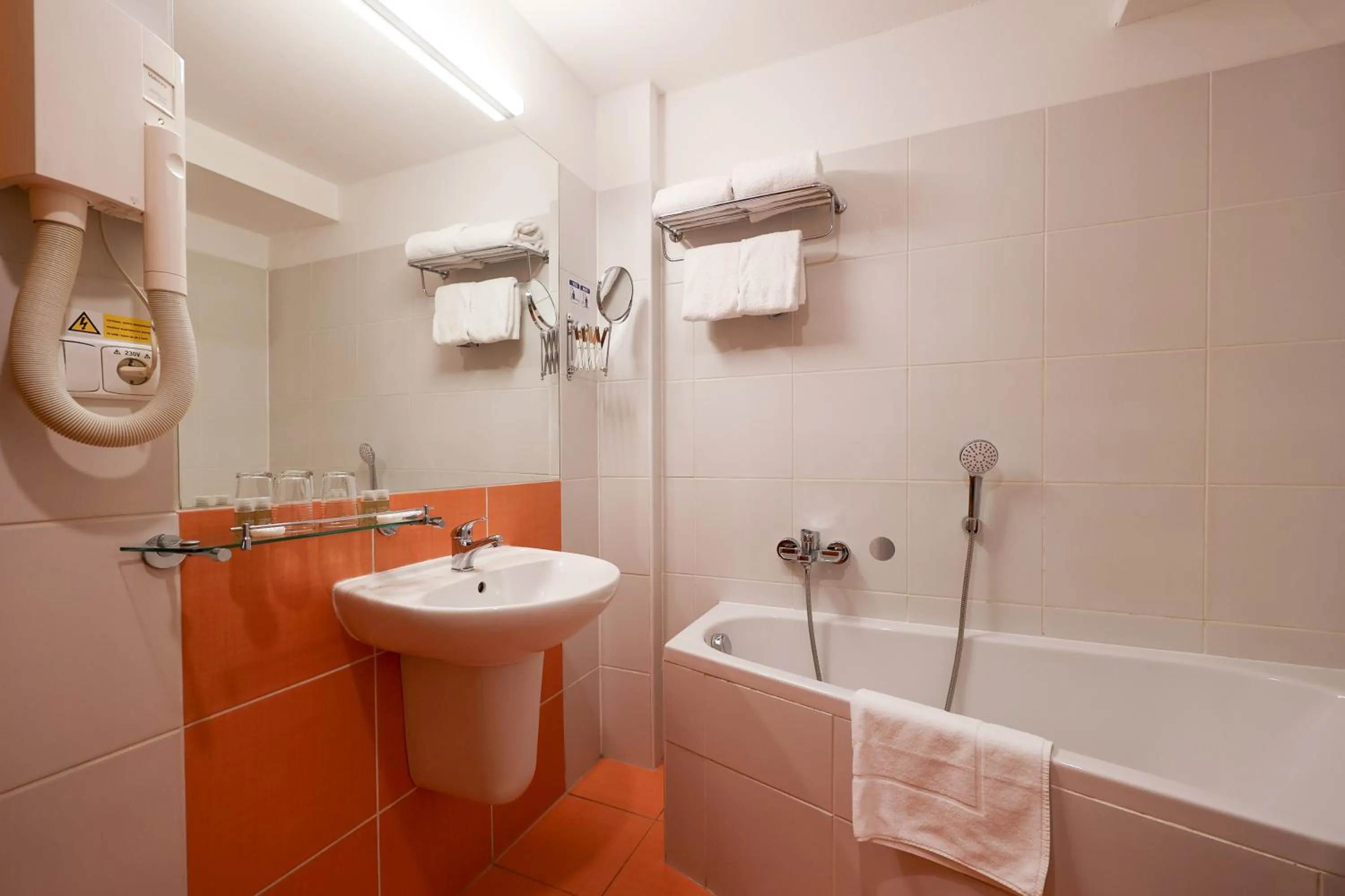 Shower in Hotel Mlýn