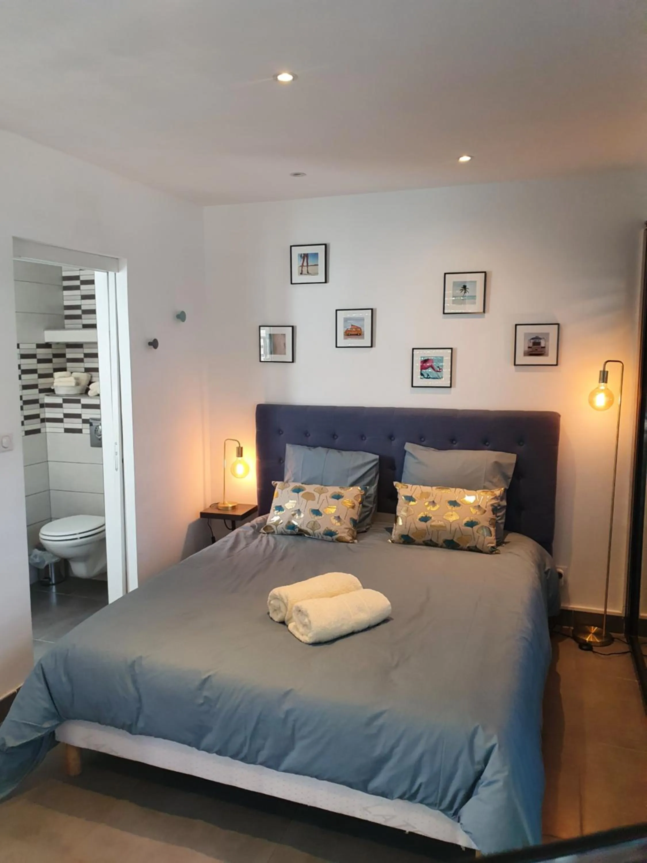 Photo of the whole room, Bed in La Villa Blanche