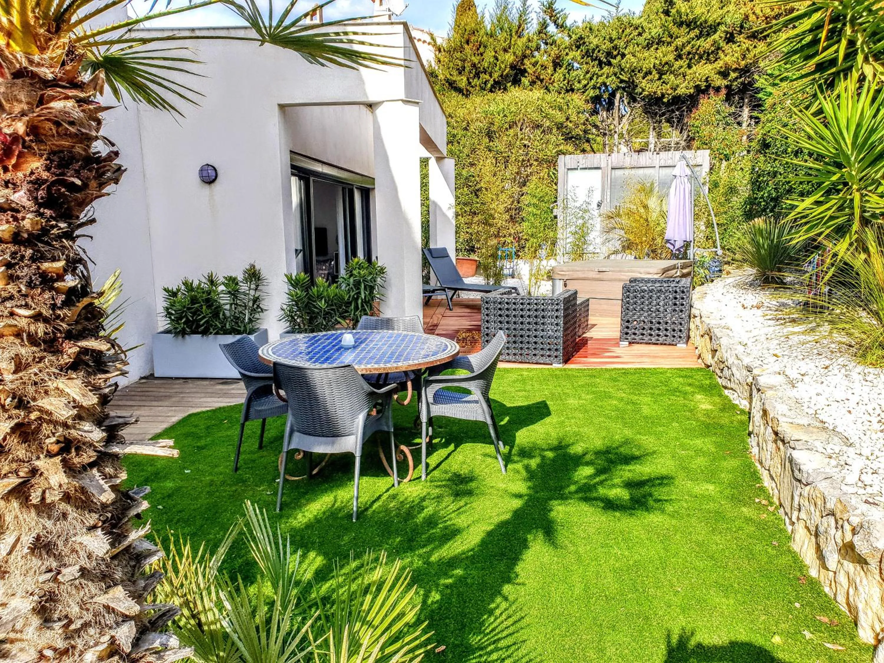 Garden in La Villa Blanche