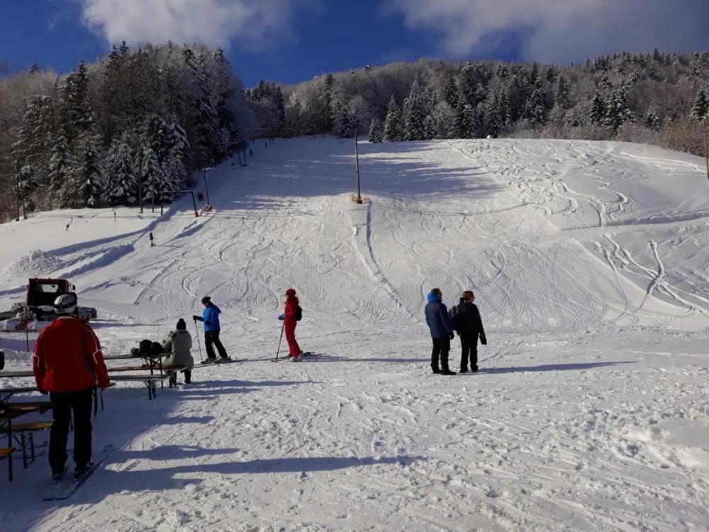 Skiing in Pension Wald