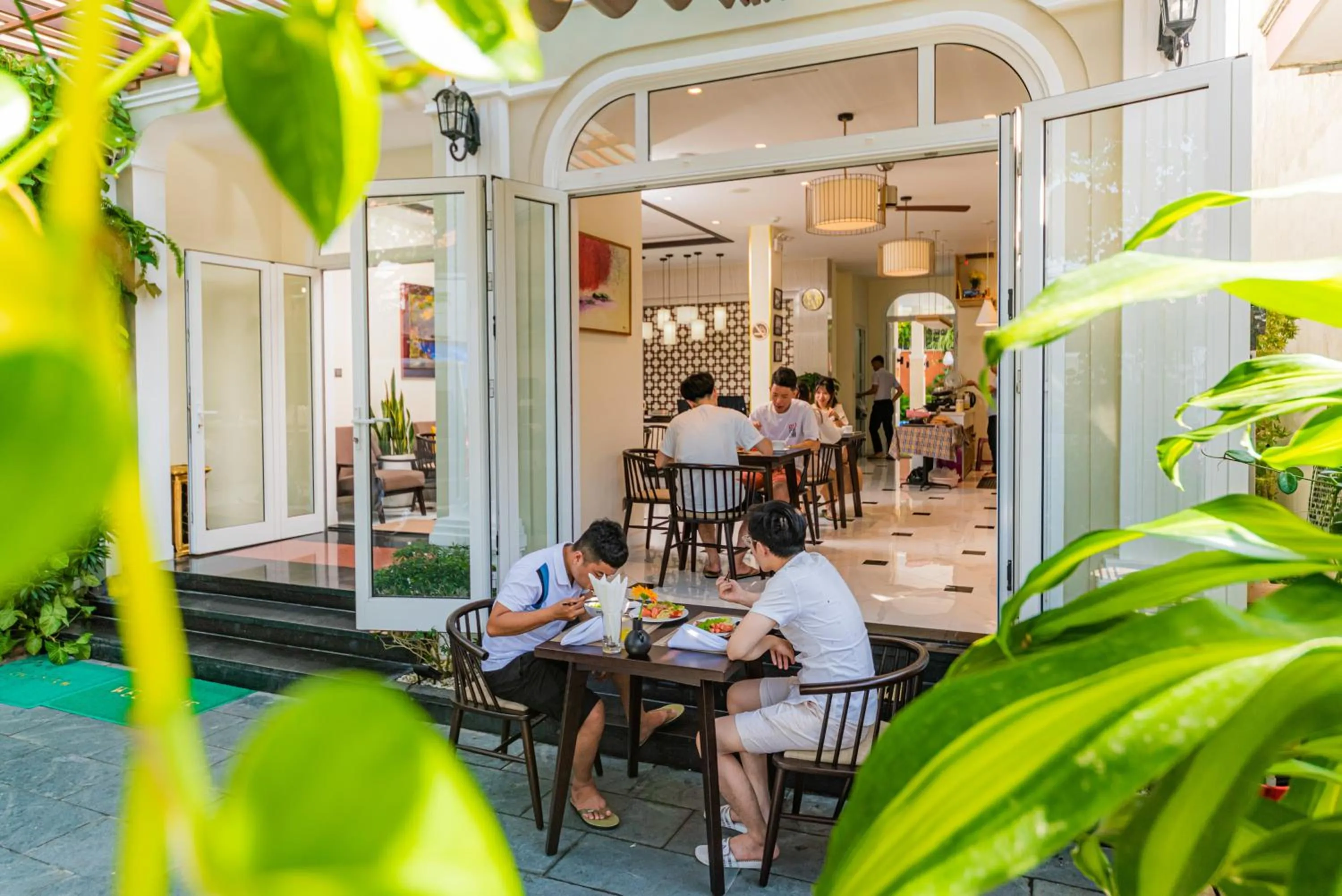 Restaurant/places to eat in Hoi An Merrily De Art Hotel