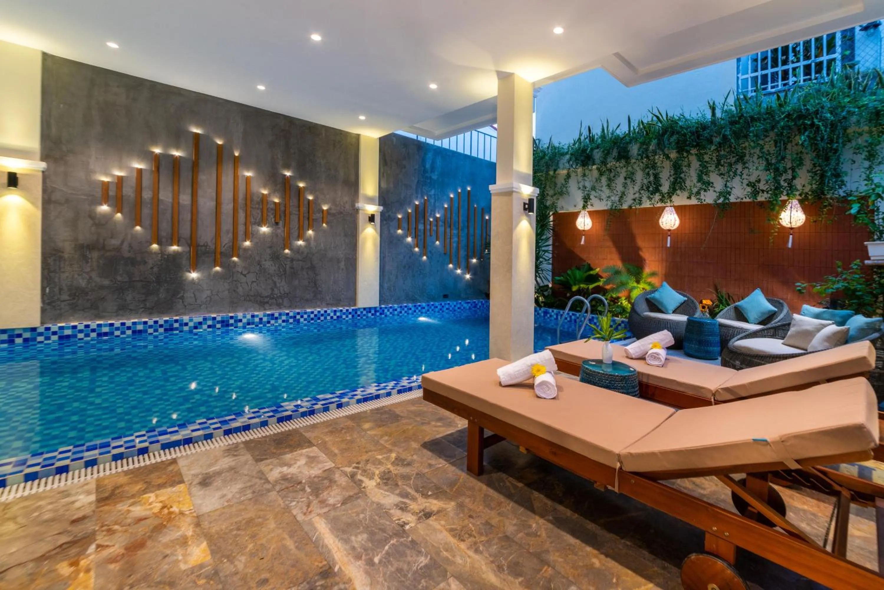 Swimming pool in Hoi An Merrily De Art Hotel