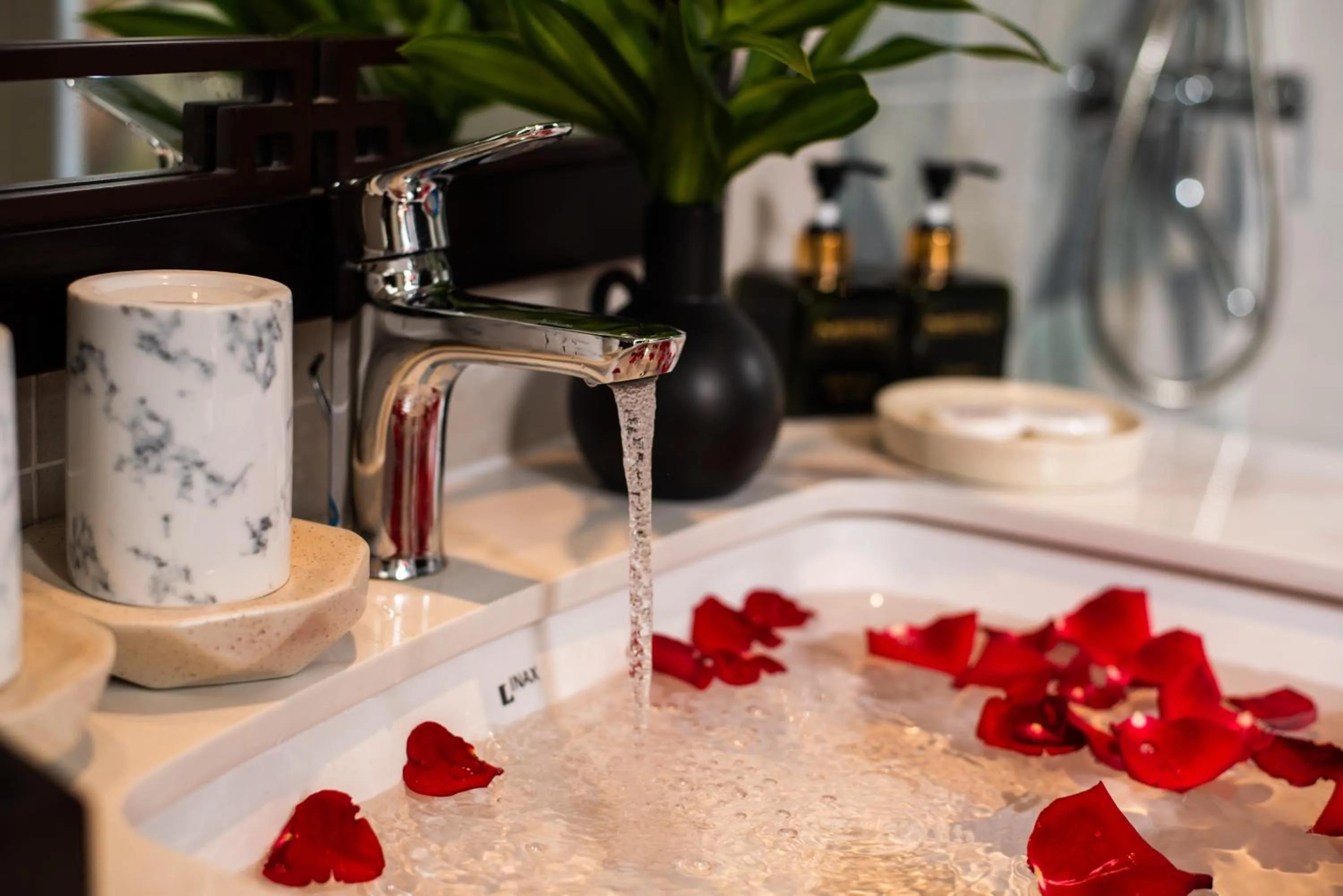 Bathroom in Hoi An Merrily De Art Hotel