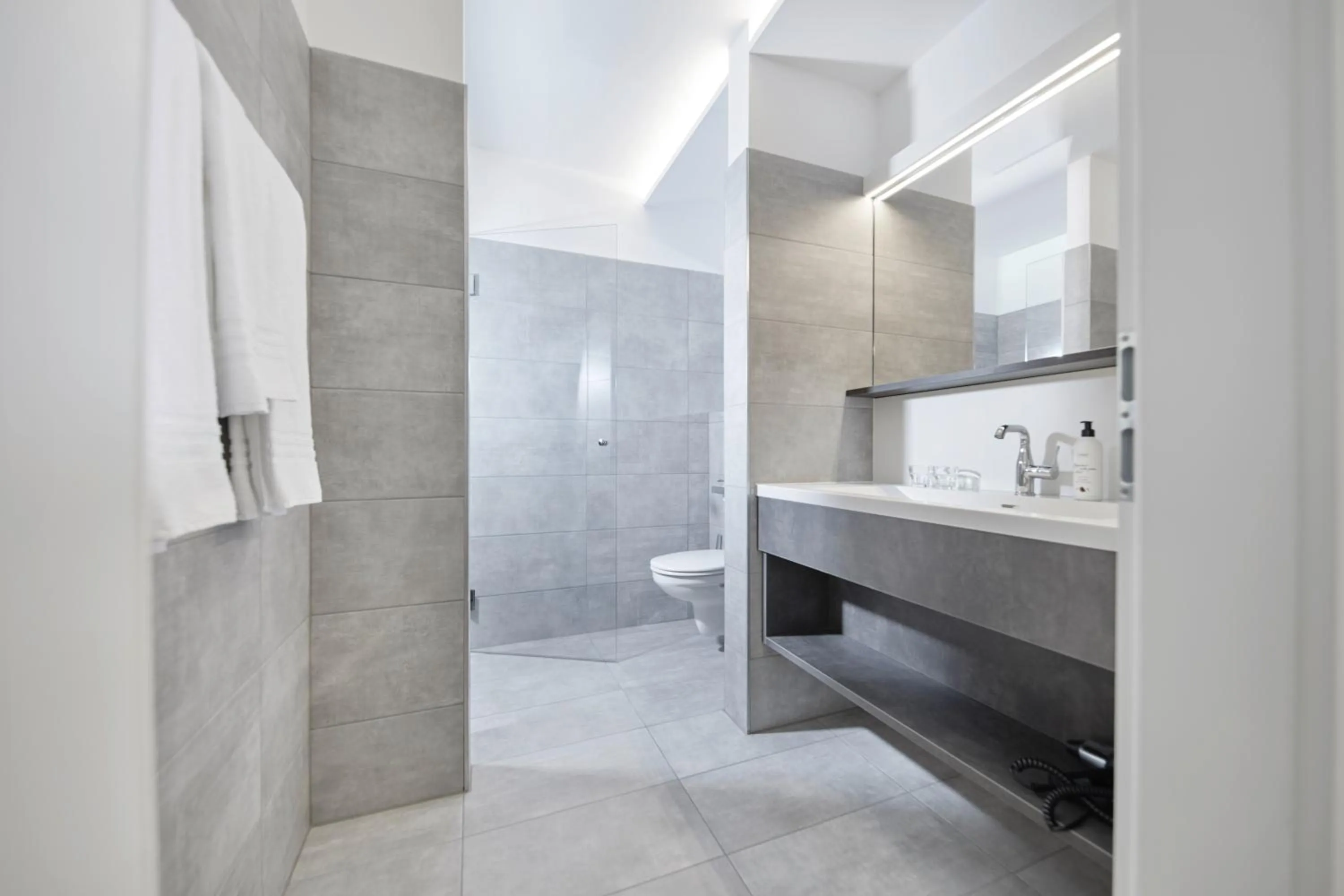 Shower in Hotel Gösser Bräu