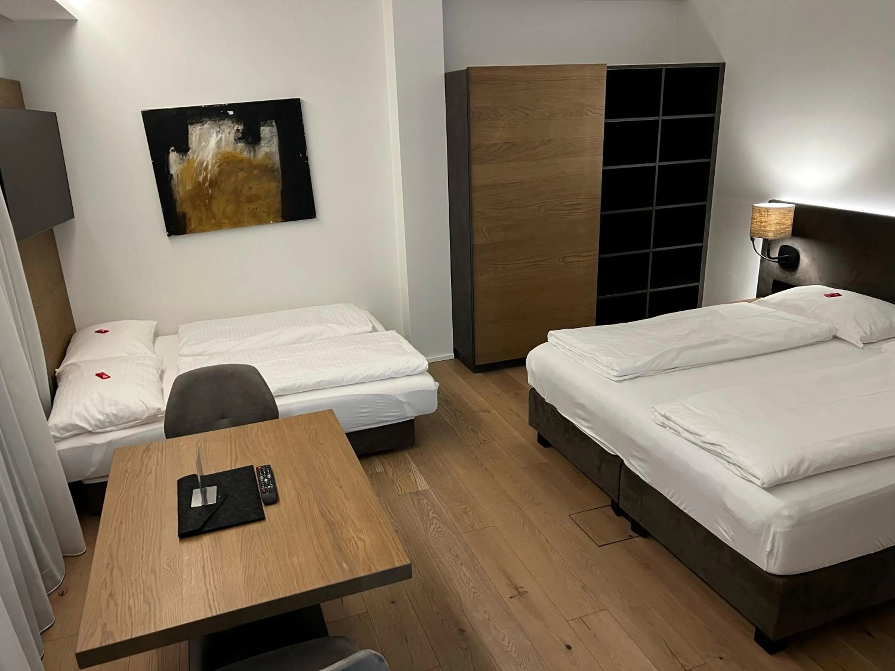 Dining area, Bed in Hotel Gösser Bräu