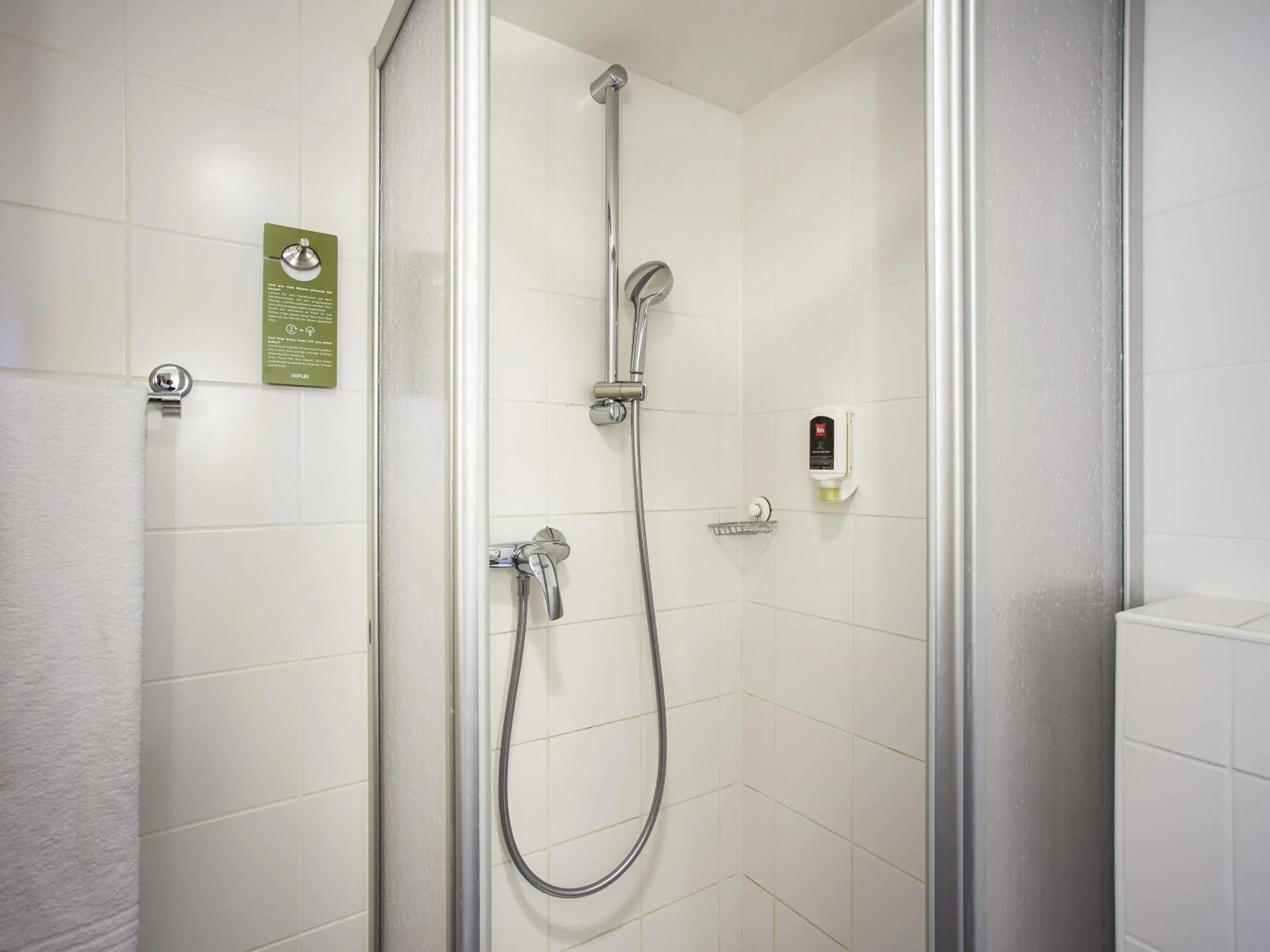 Bedroom in ibis Wörthersee