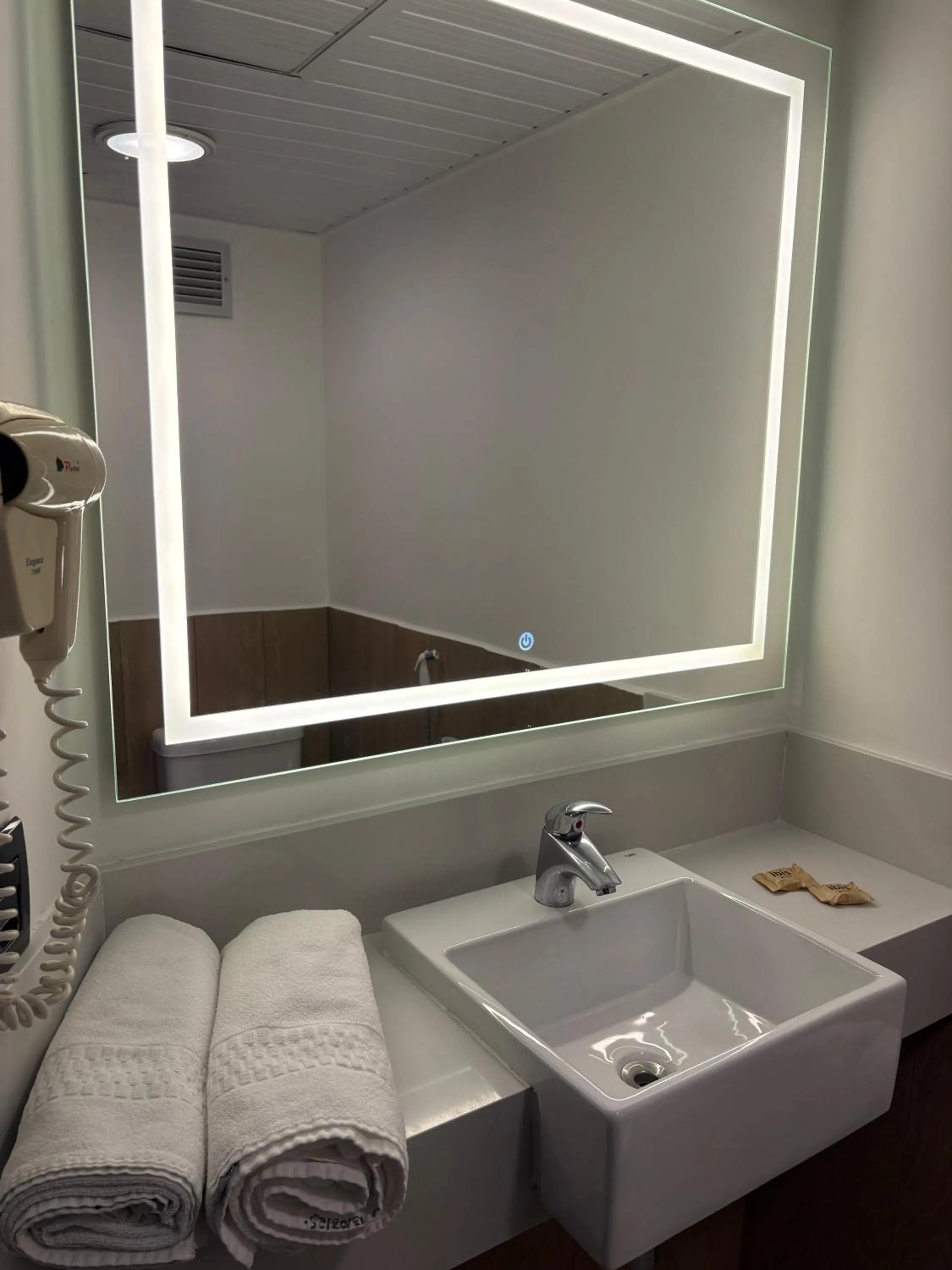 Bathroom in Ibis Joao Pessoa Praia