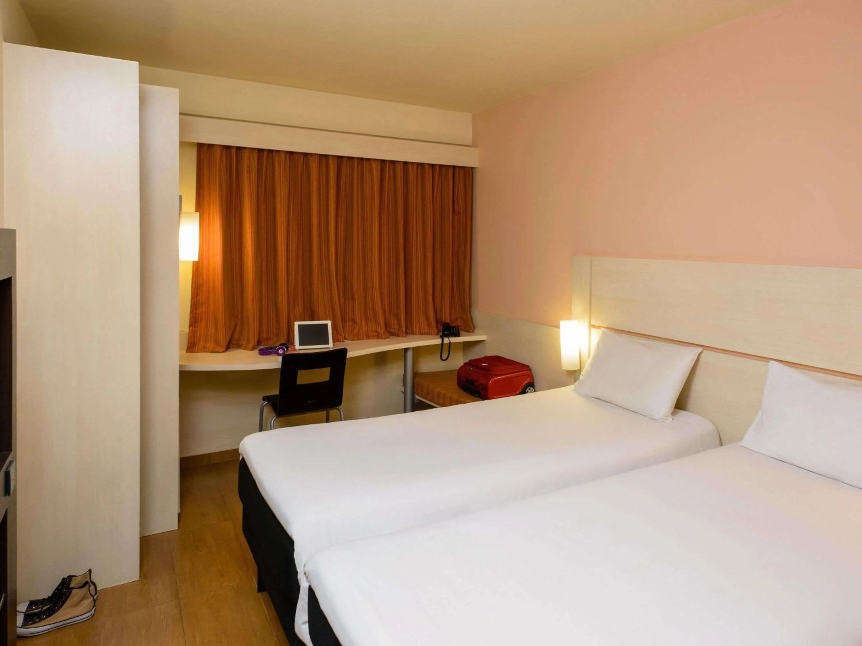 Photo of the whole room, Bed in Ibis Joao Pessoa Praia
