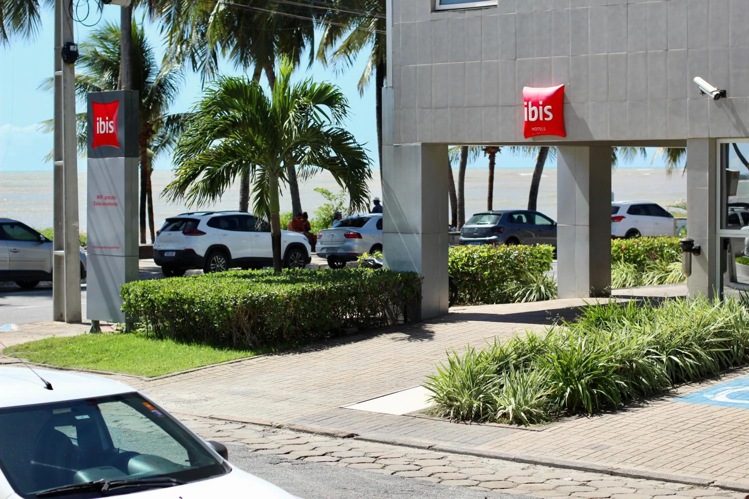 Facade/entrance in Ibis Joao Pessoa Praia