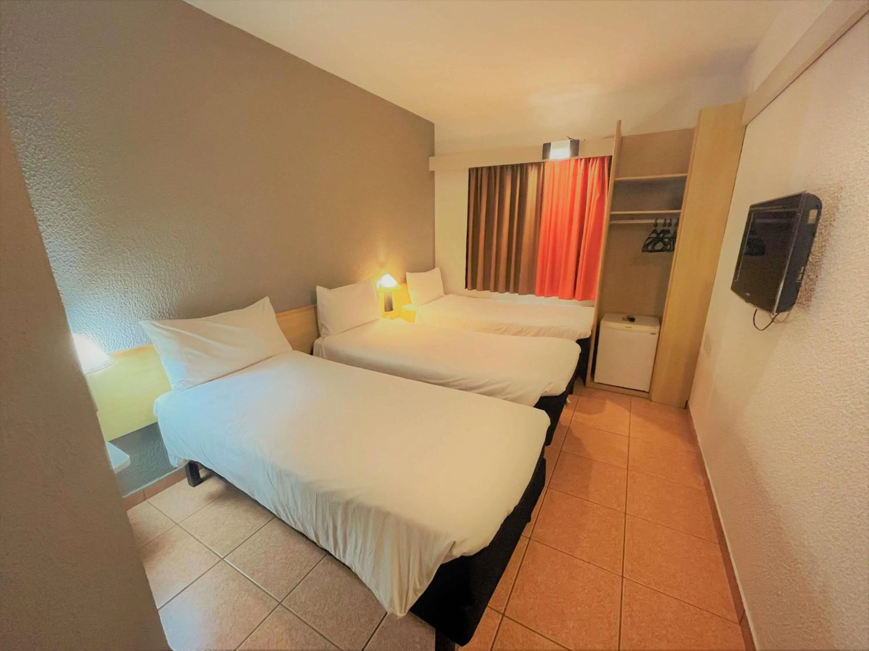 Bedroom, Bed in ibis Santos Gonzaga Praia