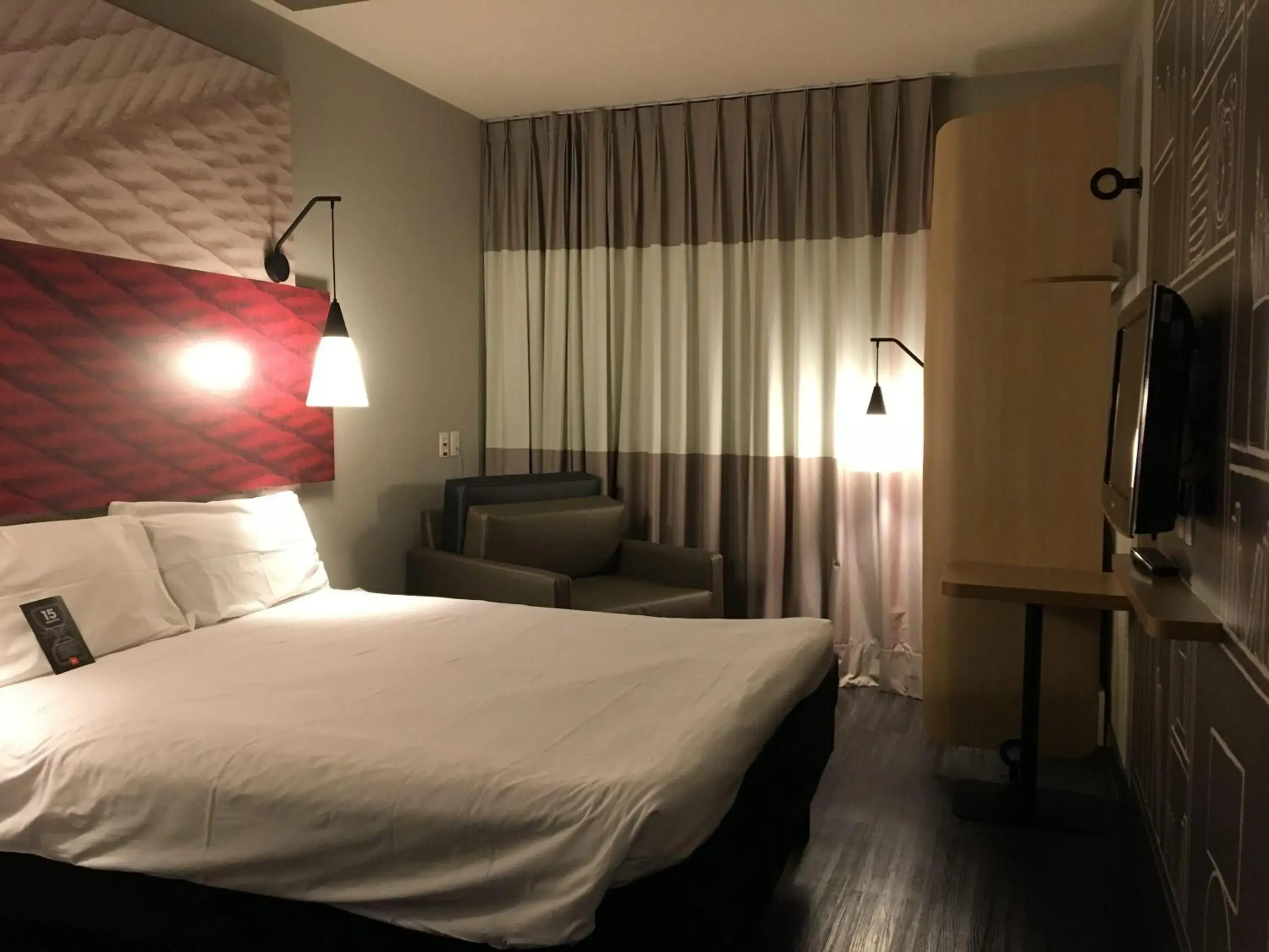 Double Room with Extra Single Bed and Sea View in ibis Santos Gonzaga Praia Double Room with Extra Single Bed and Sea View in ibis Santos Gonzaga Praia