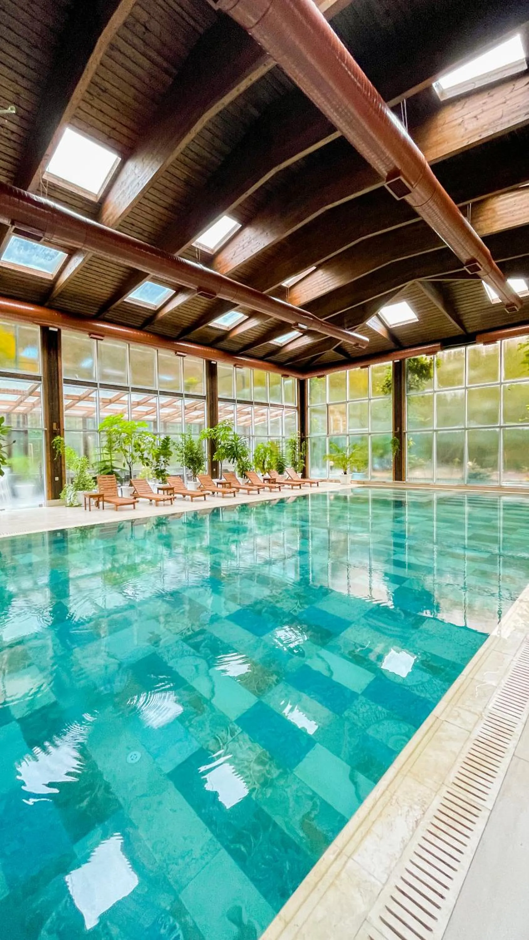 Swimming pool in Quba Vadi Chalet Hotel
