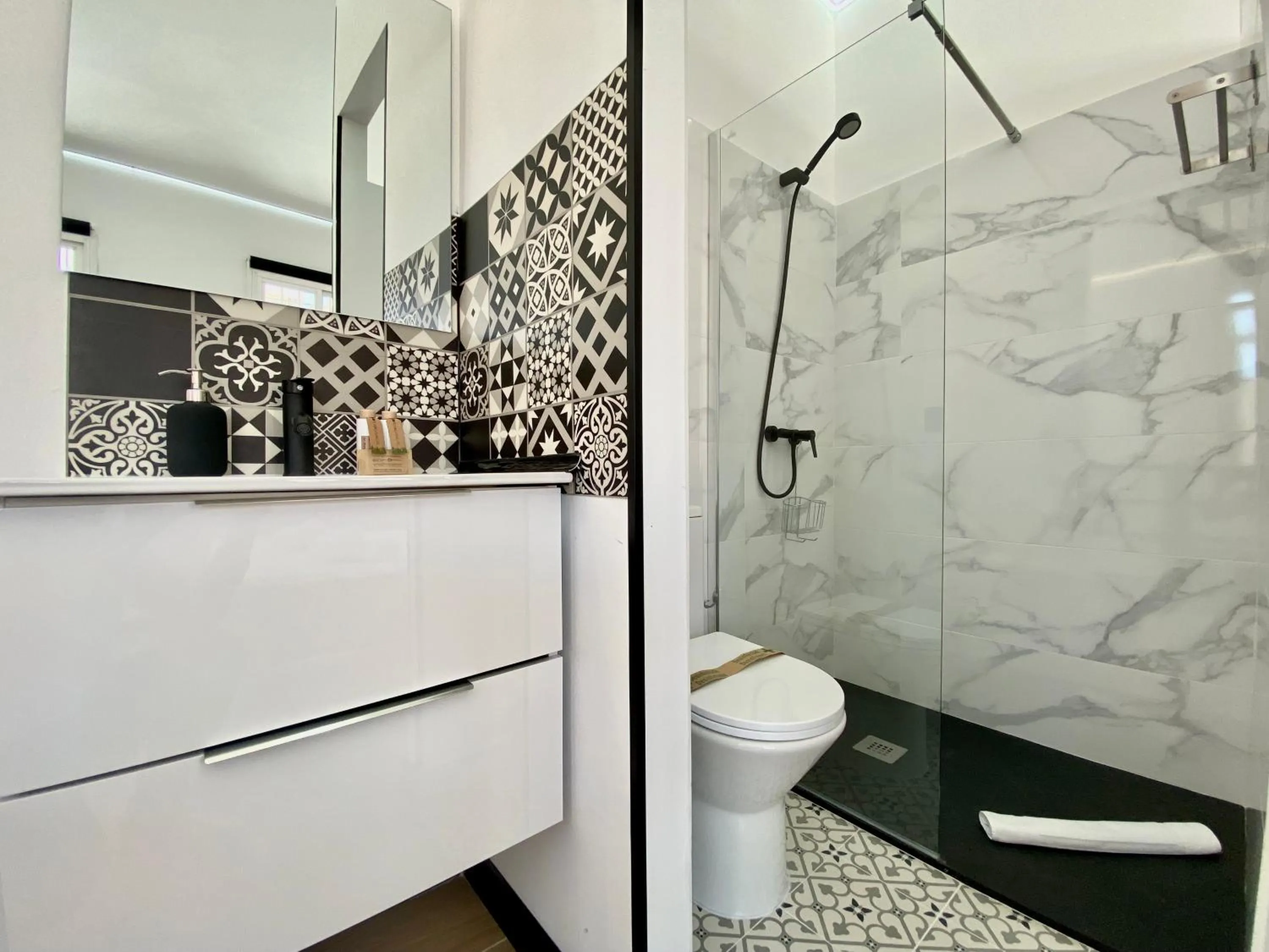 Bathroom in Montera Center Madrid