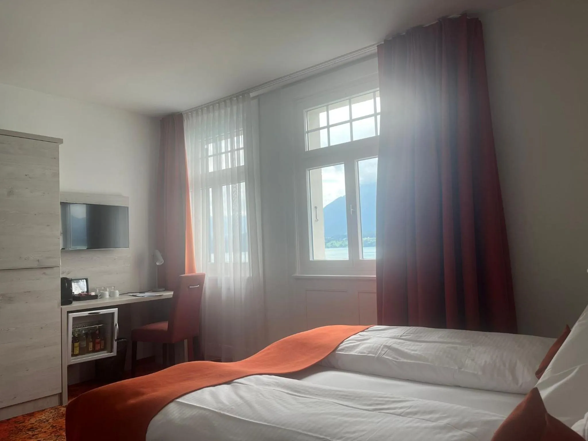 Bed in Hotel Restaurant Bellevue au Lac